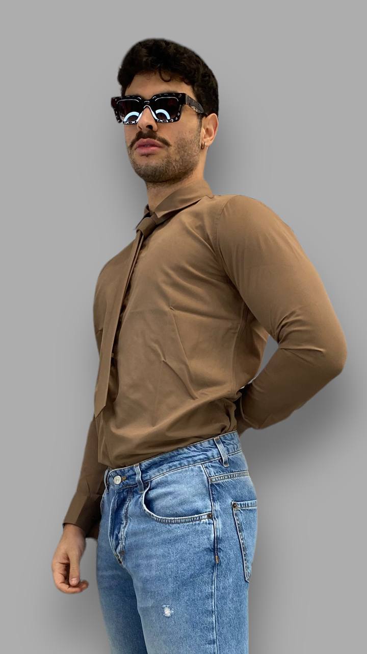 CAMICIA IN COTONE ELASTICIZZATO CON CRAVATTA IN TINTA - SLIM FIT
