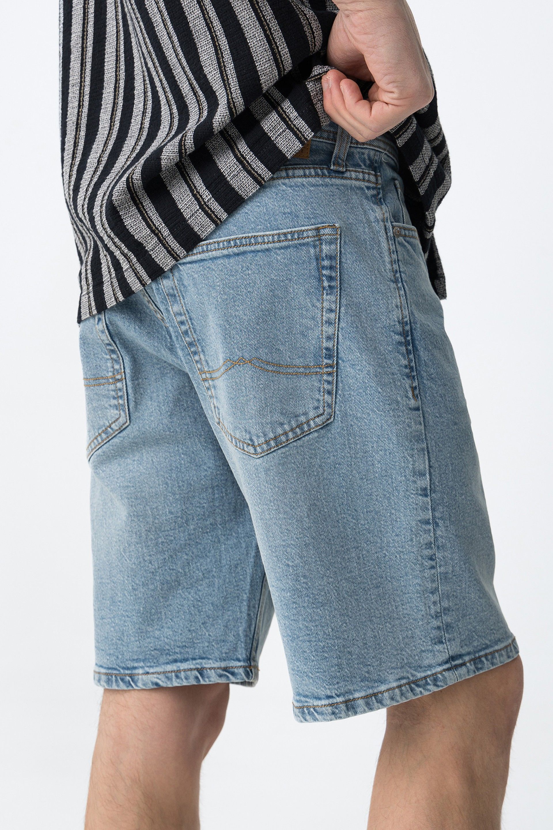 BERMUDA IN JEANS COLIN_15 LIGHT WASH - REGULAR FIT 10065047