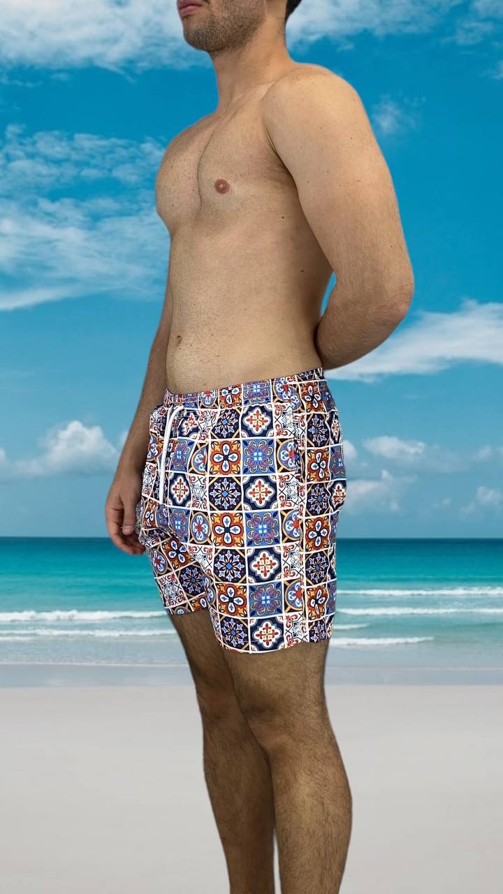 COSTUME DA BAGNO DA UOMO IN TESSUTO LEGGERO CON STAMPA MAIOLICA CAPRESE - REGULAR FIT