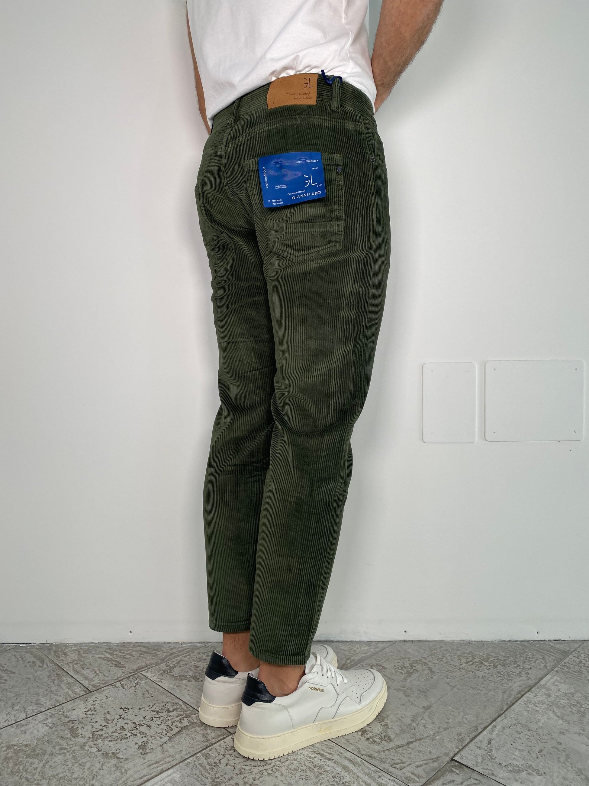 PANTALONE IN VELLUTO A COSTE ELASTICIZZATO - CARROT FIT