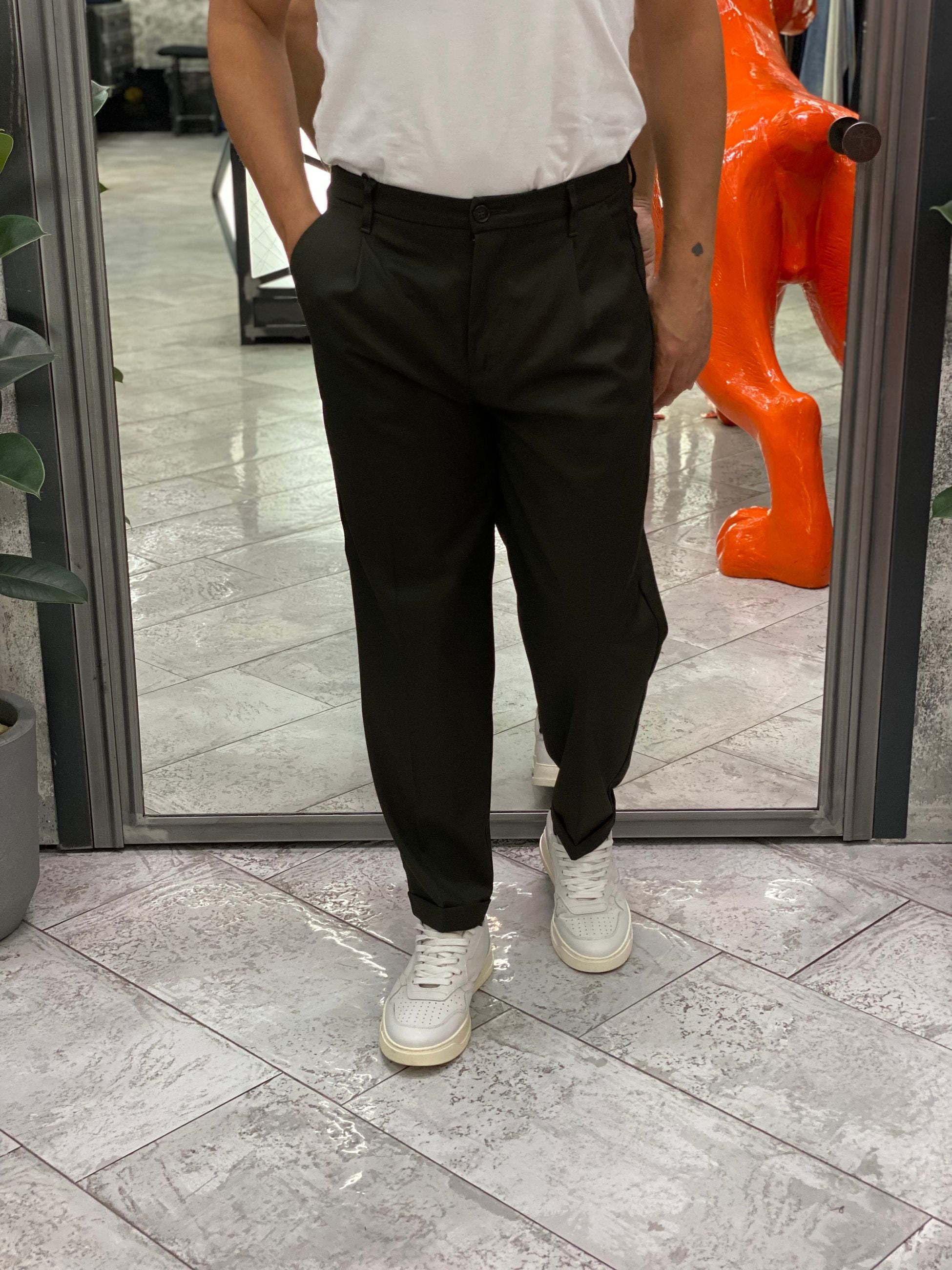 PANTALONE DA COMPLETO IN TESSUTO ELEGANTE CON PINCE E RISVOLTO - REGULAR FIT GN21792.VMIL