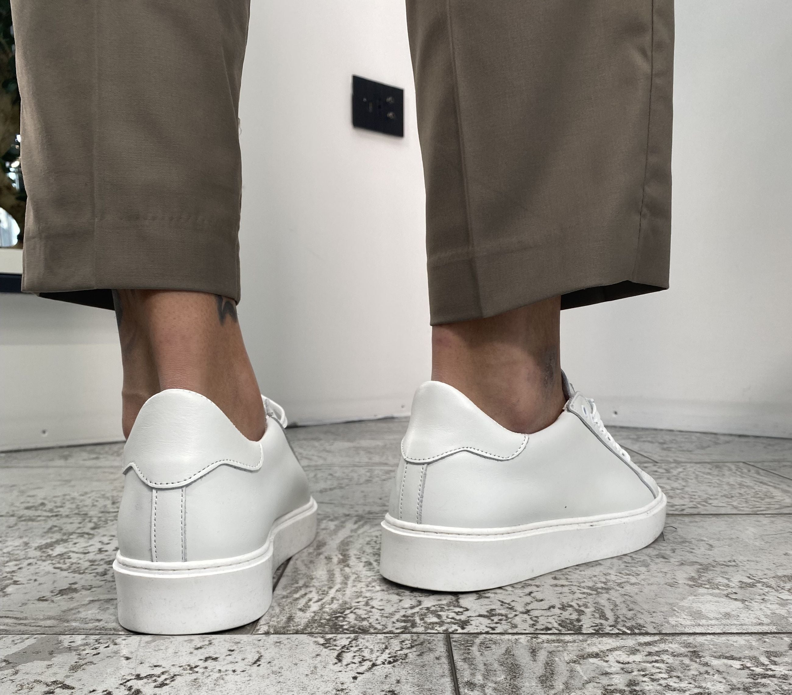 SNEAKERS IN PELLE ART9