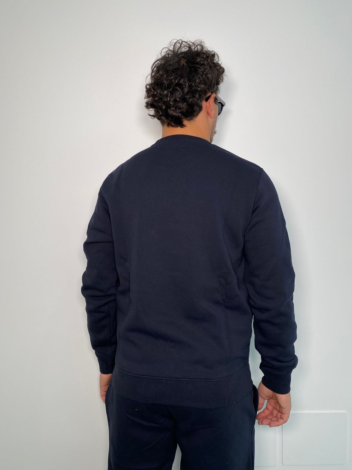 FELPA GIROCOLLO BASIC DA COMPLETO CON PATCH GOMMATO - REGULAR FIT
