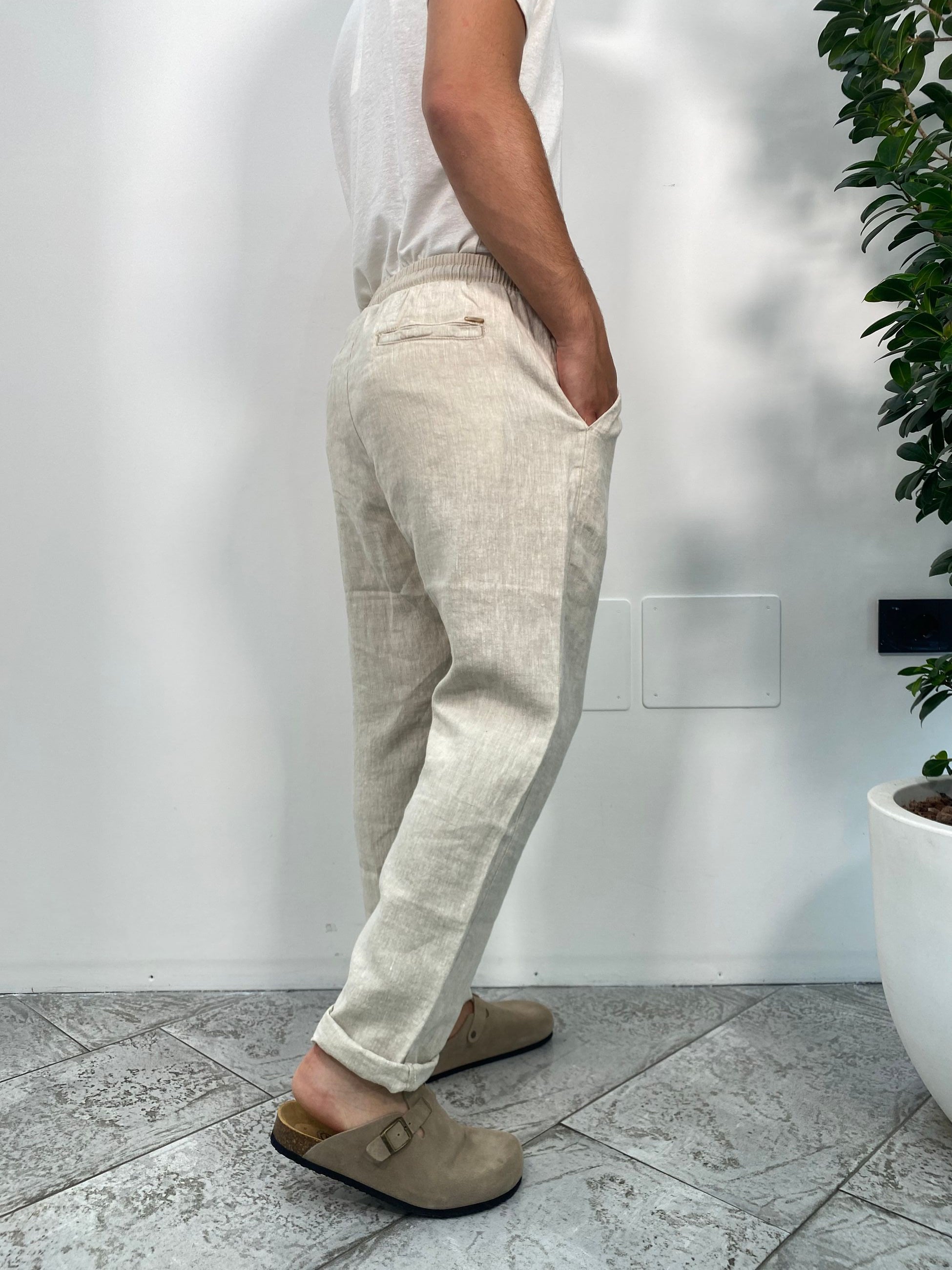 PANTALACCIO IN 100% LINO CON ACCESSORIO CATENA REMOVIBILE - REGULAR FIT FJ3270-S25.SAND