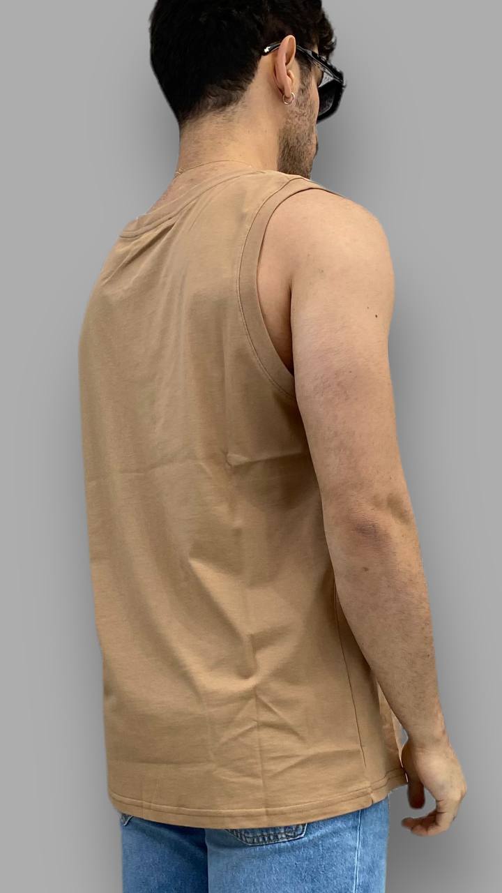 CANOTTA BASIC CON SCOLLO PROFONDO E LOGO IN CORSIVO A RILIEVO LATO CUORE - OVERSIZE FIT
