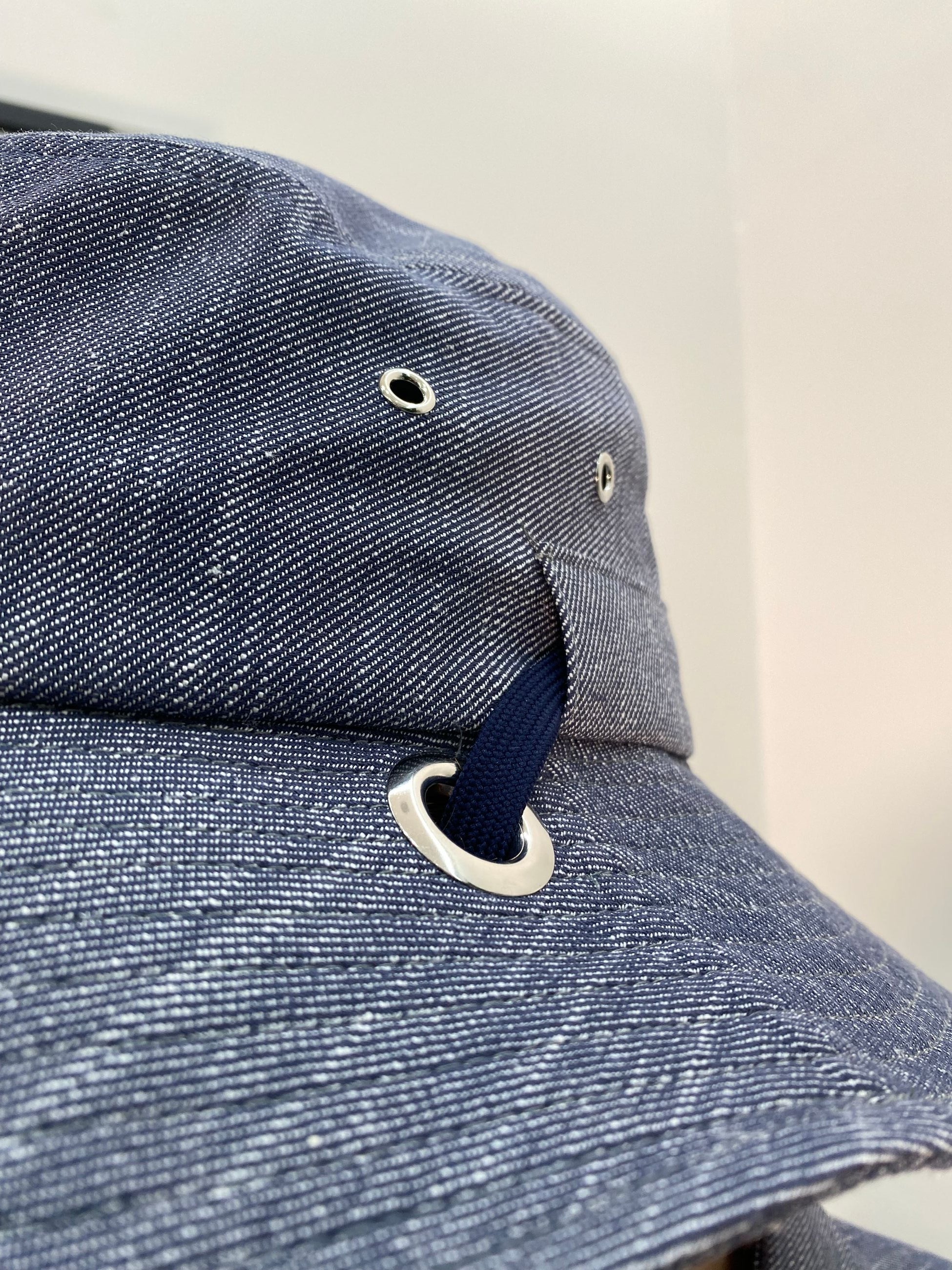CAPPELLO BUCKET CON LACCIO EFFETTO DENIM CAP3377