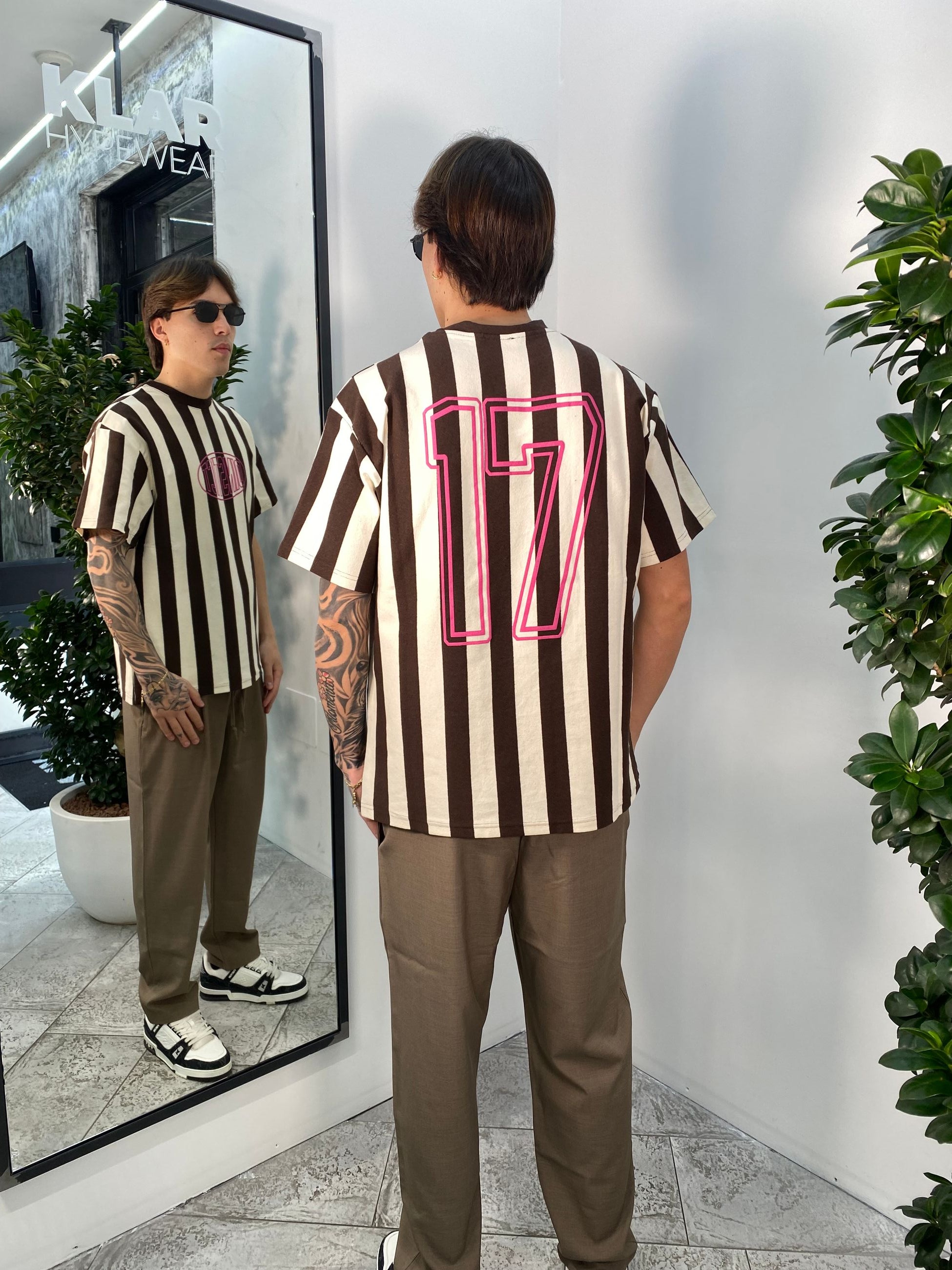 T-SHIRT A RIGHE IN JERSEY PREMIUM CON NUMERO SUL RETRO - OVERSIZE FIT ZM200.PAMO