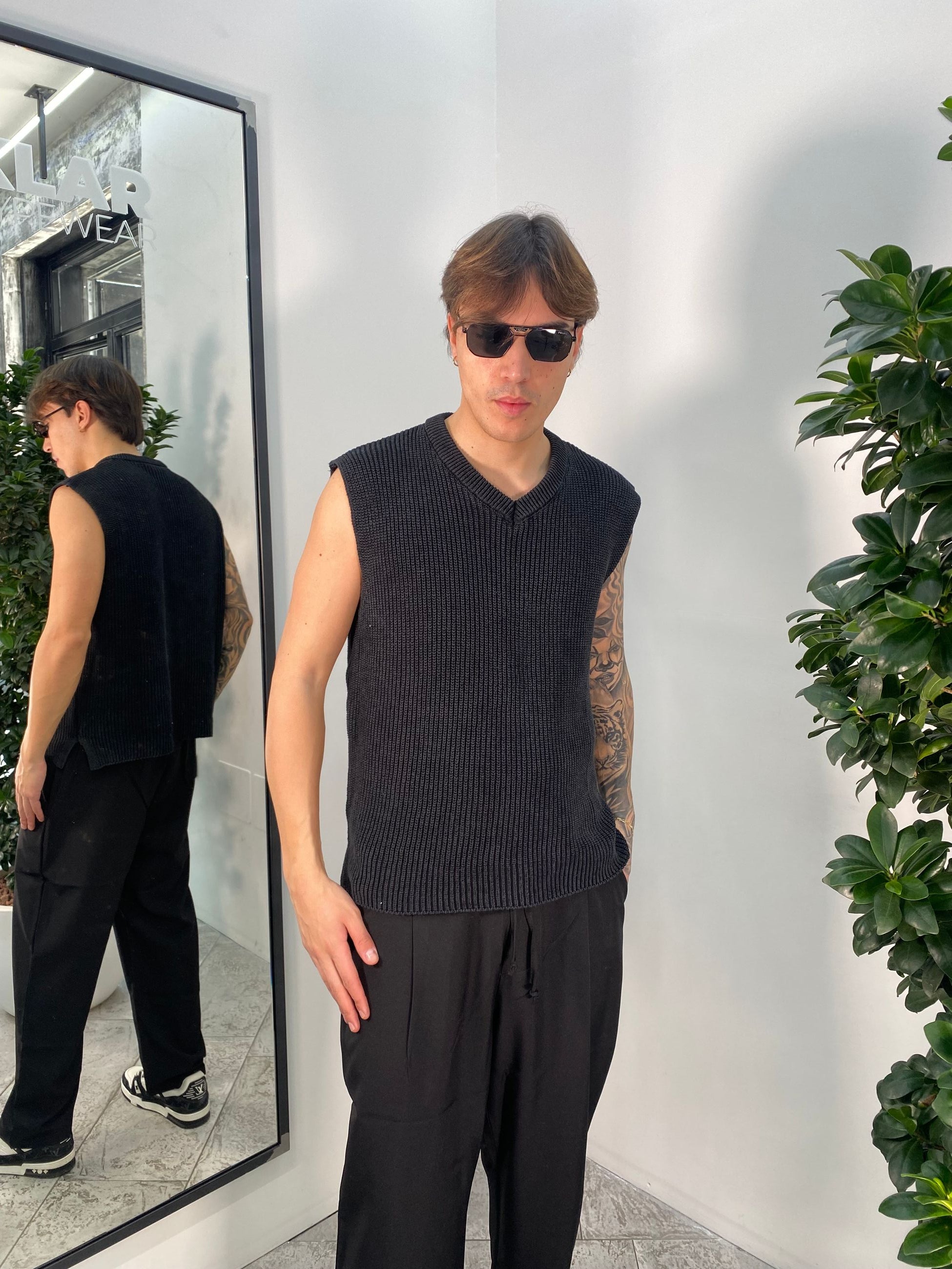 SMANICATO IN MAGLIA CON SCOLLO A PUNTA DI DIAMANTE - REGULAR FIT AC1287.NER