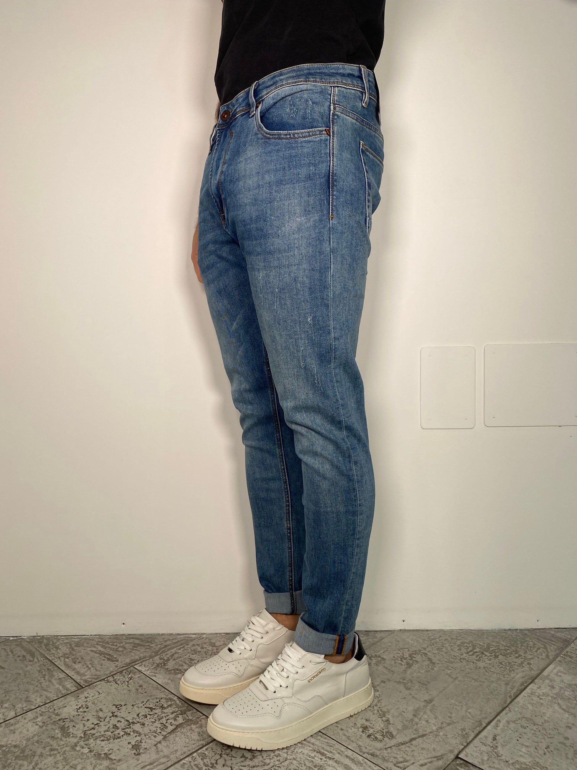 JEANS BRUCE IN TELA ELASTICIZZATA CON MICRO ABRASIONI - REGULAR FIT