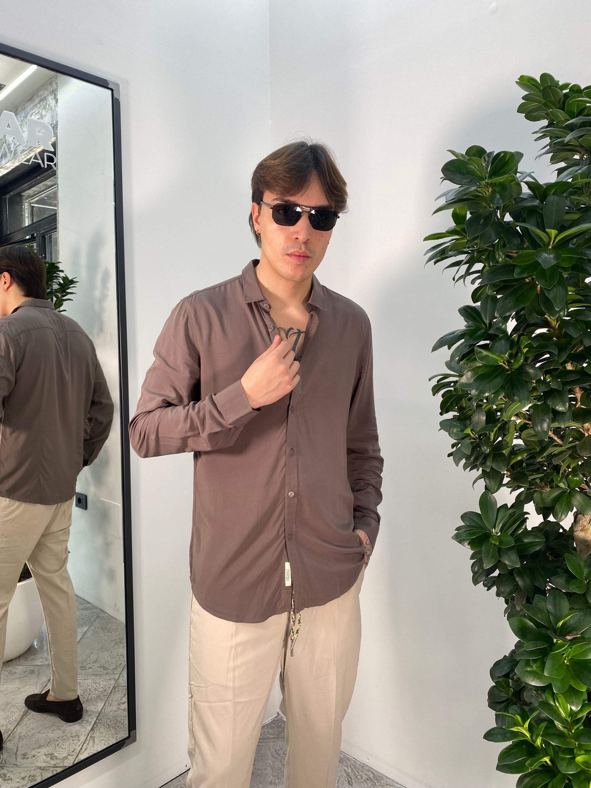 CAMICIA BASIC COLLO PICCOLO IN MORBIDA E LEGGERA VISCOSA - REGULAR FIT GL7677S-S25.MUD