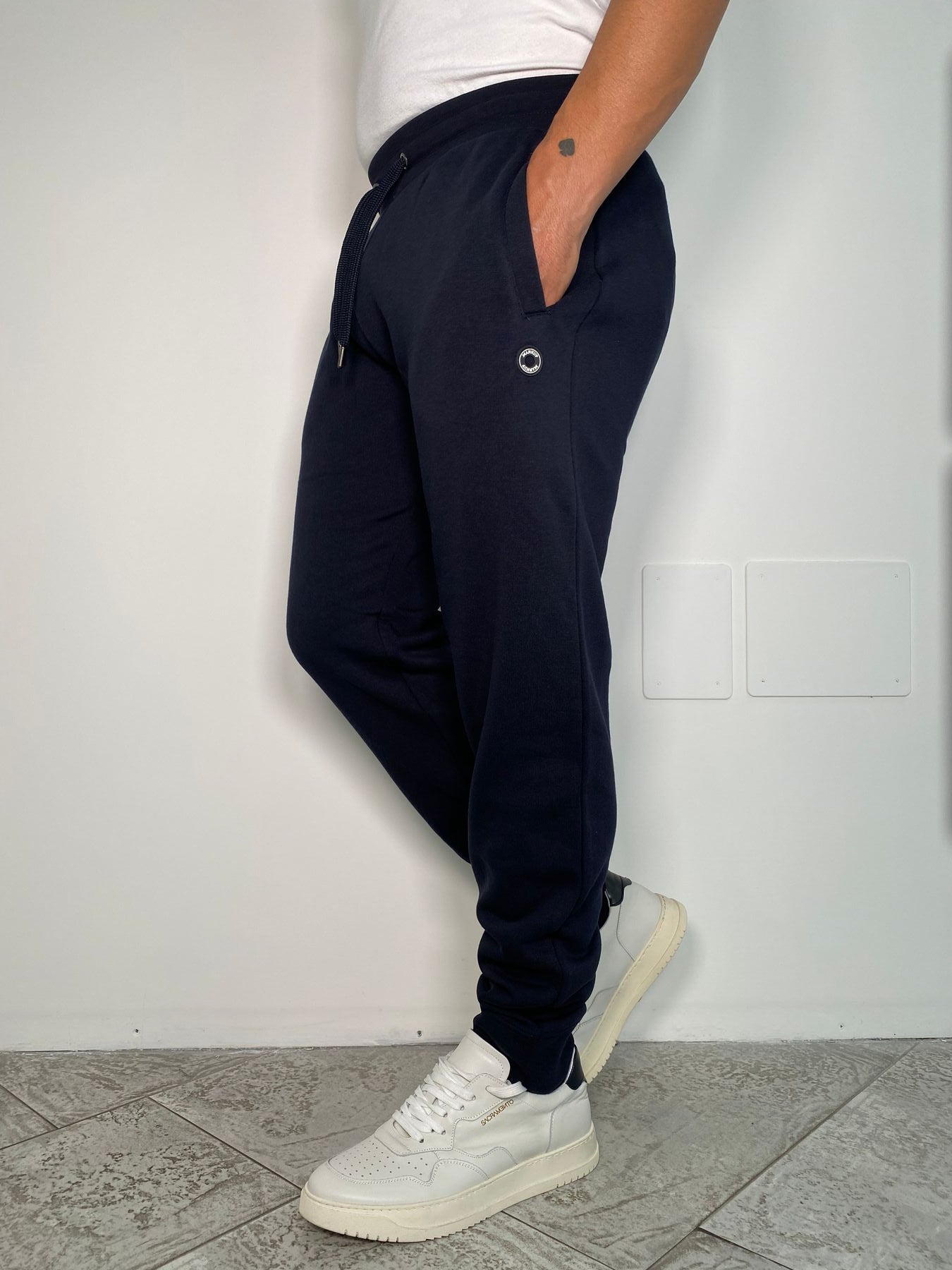 PANTALONE IN FELPA DA COMPLETO CON PATCH GOMMATO - REGULAR FIT