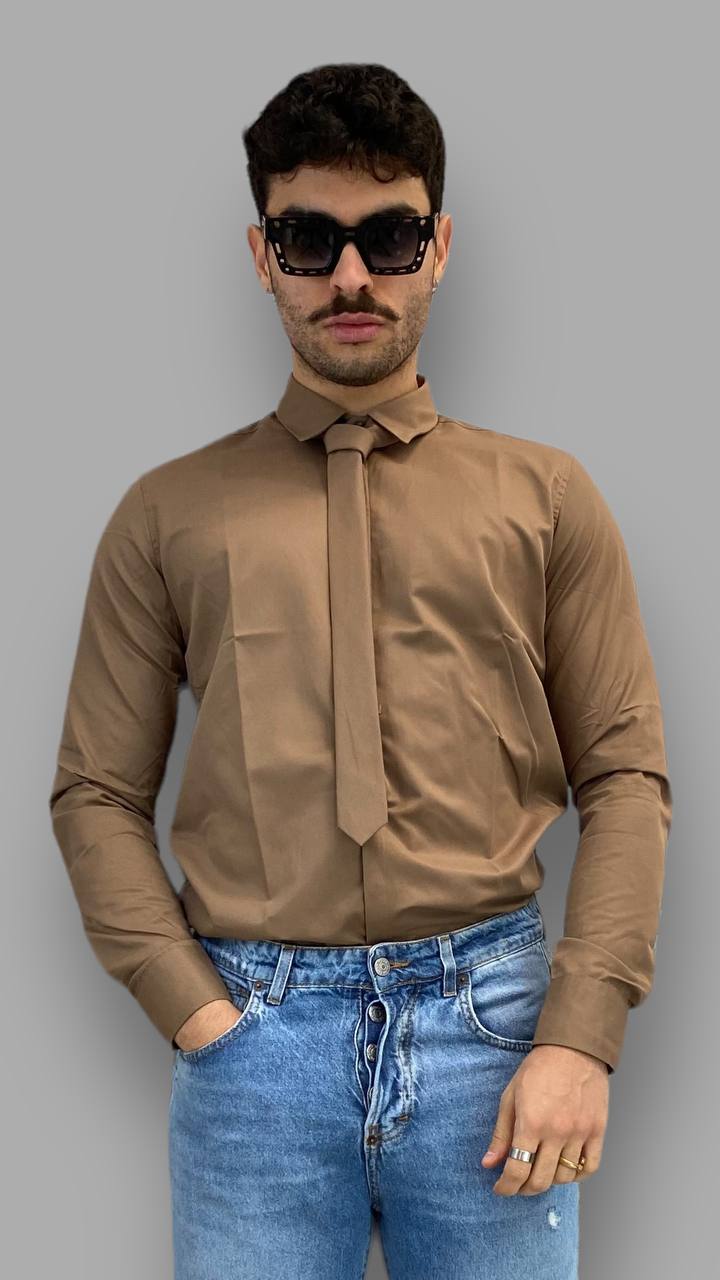 CAMICIA IN COTONE ELASTICIZZATO CON CRAVATTA IN TINTA - SLIM FIT