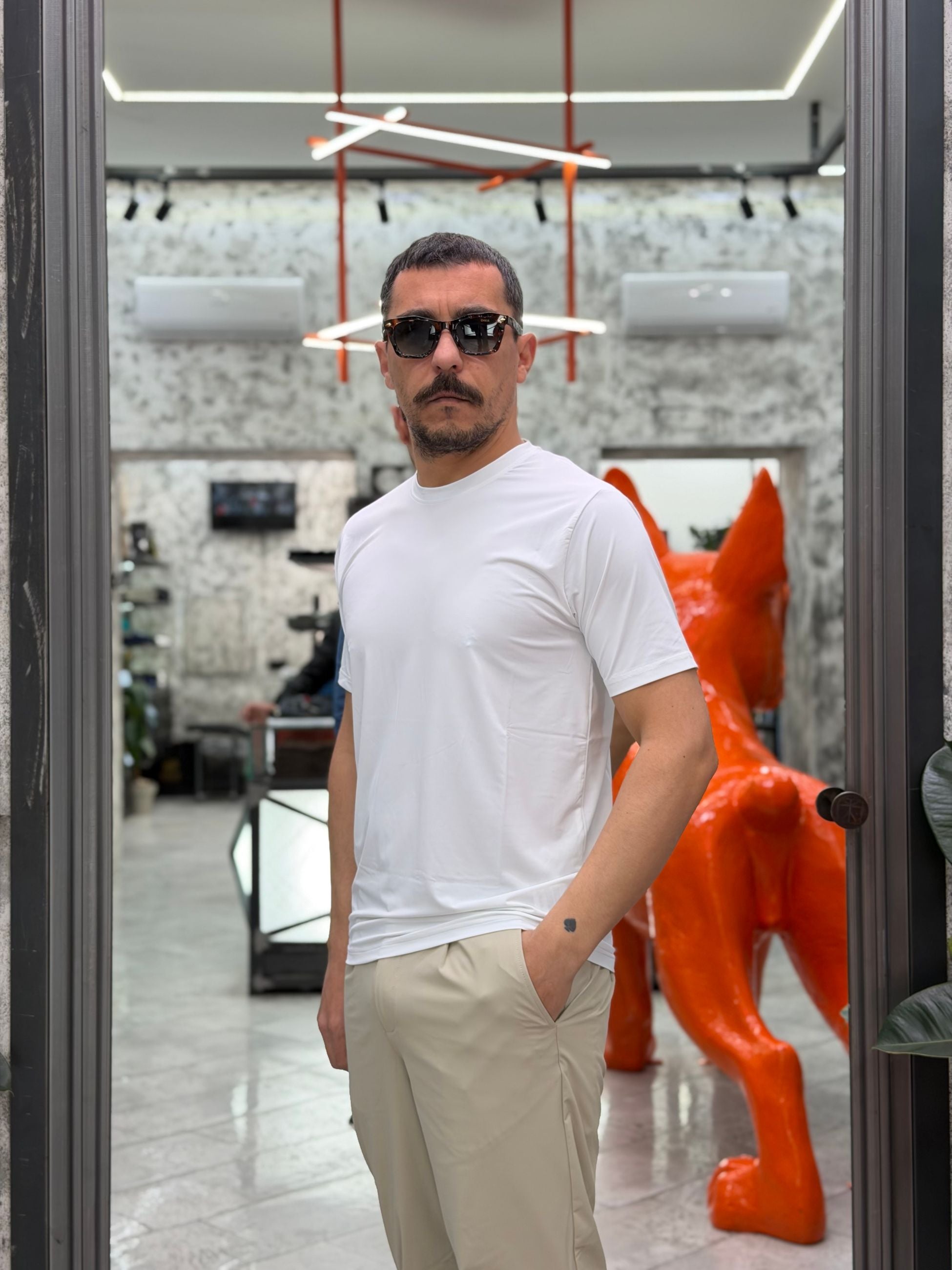 T-SHIRT IN TESSUTO TECNICO NO STIRO SUPER ELASTICIZZATO - SLIM FIT TE3326SS.BIA