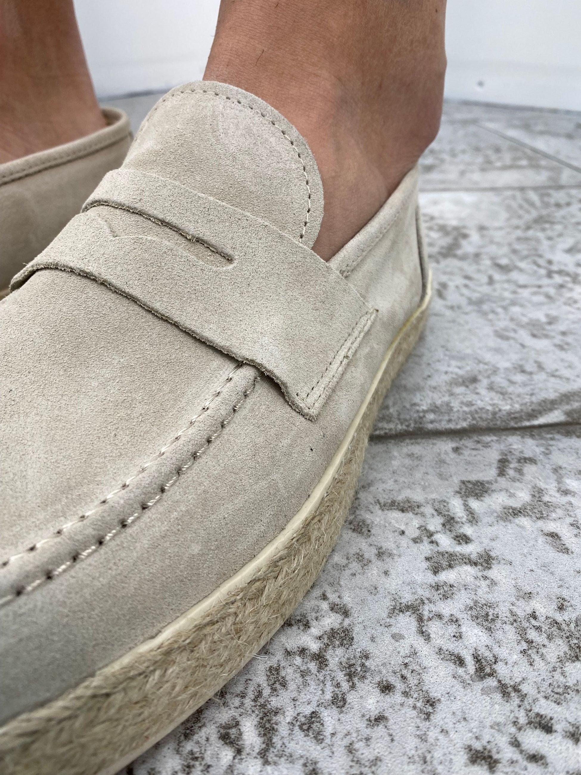 PANTOFOLA NAPOLETANA IN CAMOSCIO CON SUOLA IN CORDA 3144.BEI