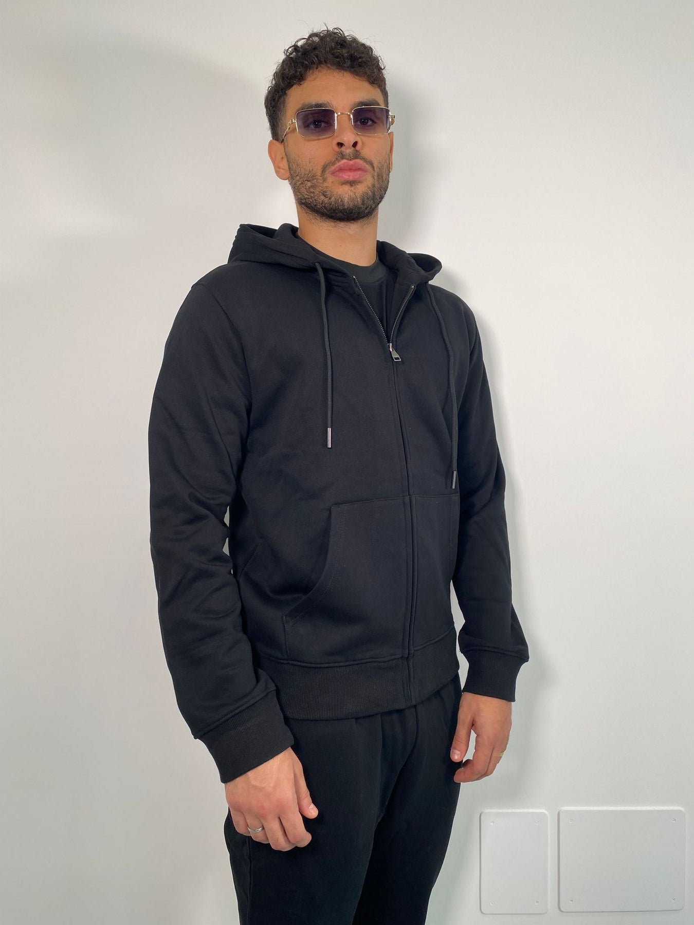 FELPA ZIP BASIC CON CAPPUCCIO DA COMPLETO - REGULAR FIT