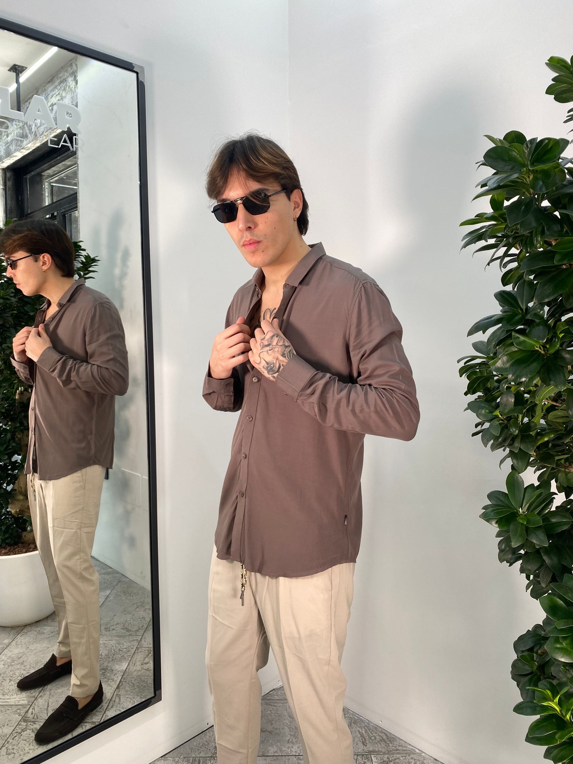 CAMICIA BASIC COLLO PICCOLO IN MORBIDA E LEGGERA VISCOSA - REGULAR FIT GL7677S-S25.MUD