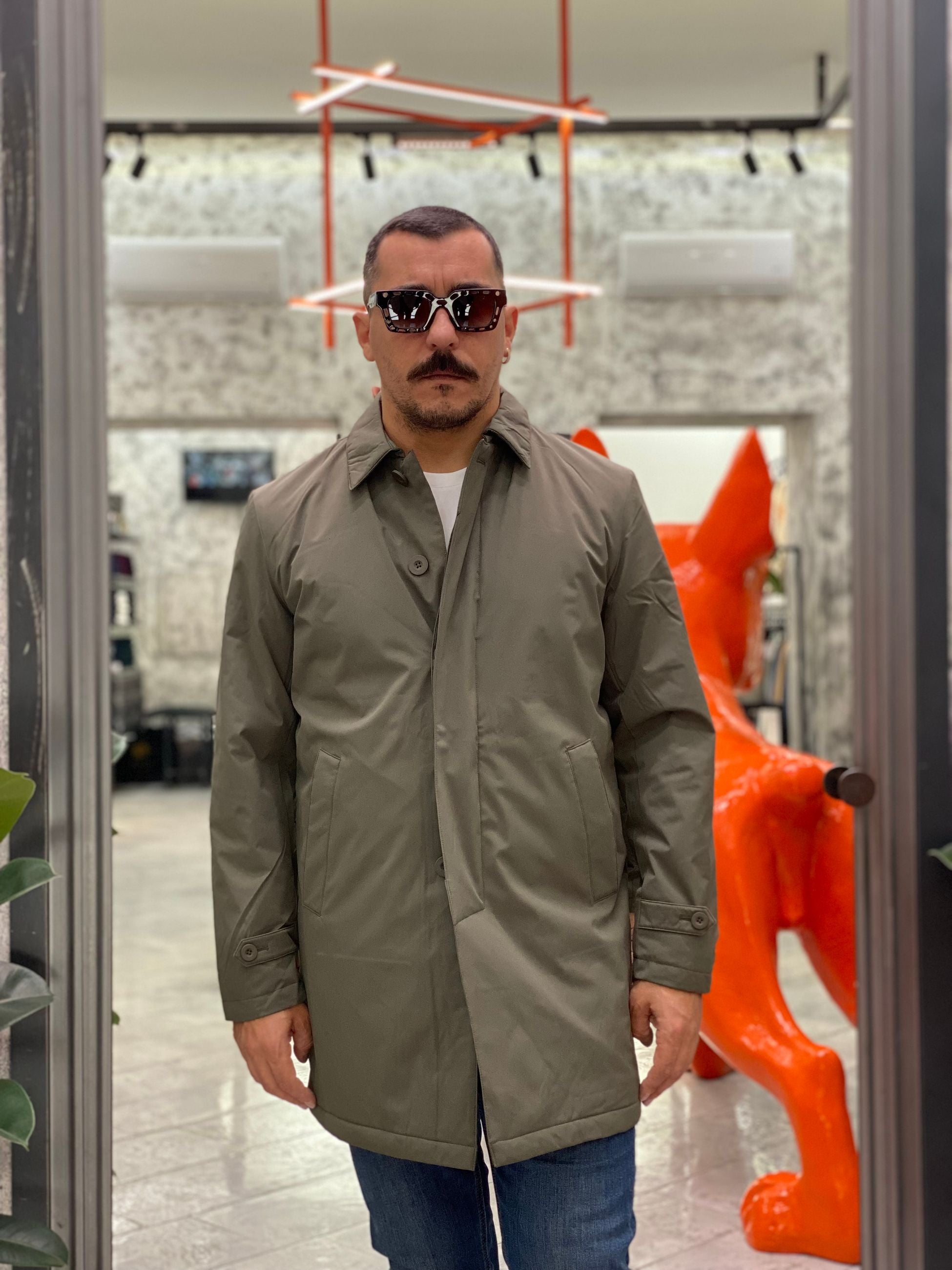 TRENCH IN LEGGERA IMBOTTITURA CON TASCHE A FILO E ABBOTTONATURA NASCOSTA - REGULAR FIT 26W01JK.VMIL