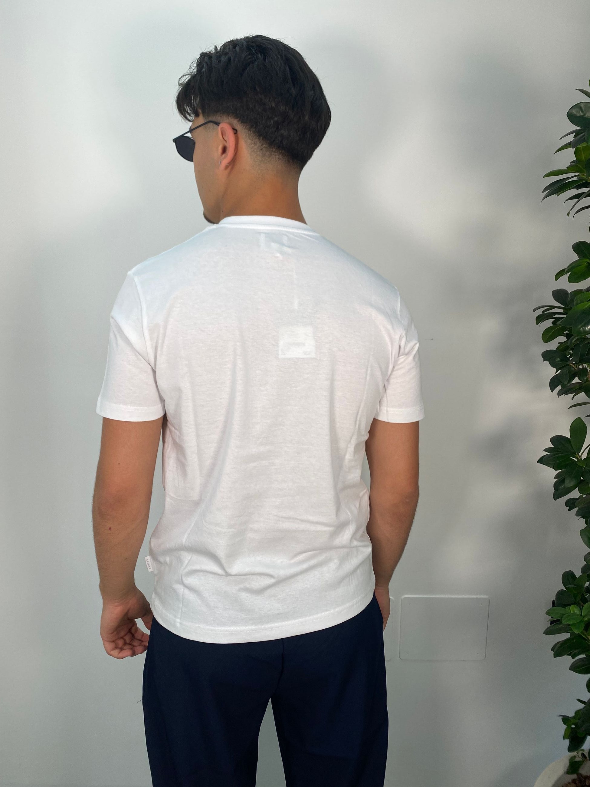 T-SHIRT IN 100% COTONE PREMIUM CON LOGO E RICAMO TROPICAL - REGULAR FIT TE2973SS