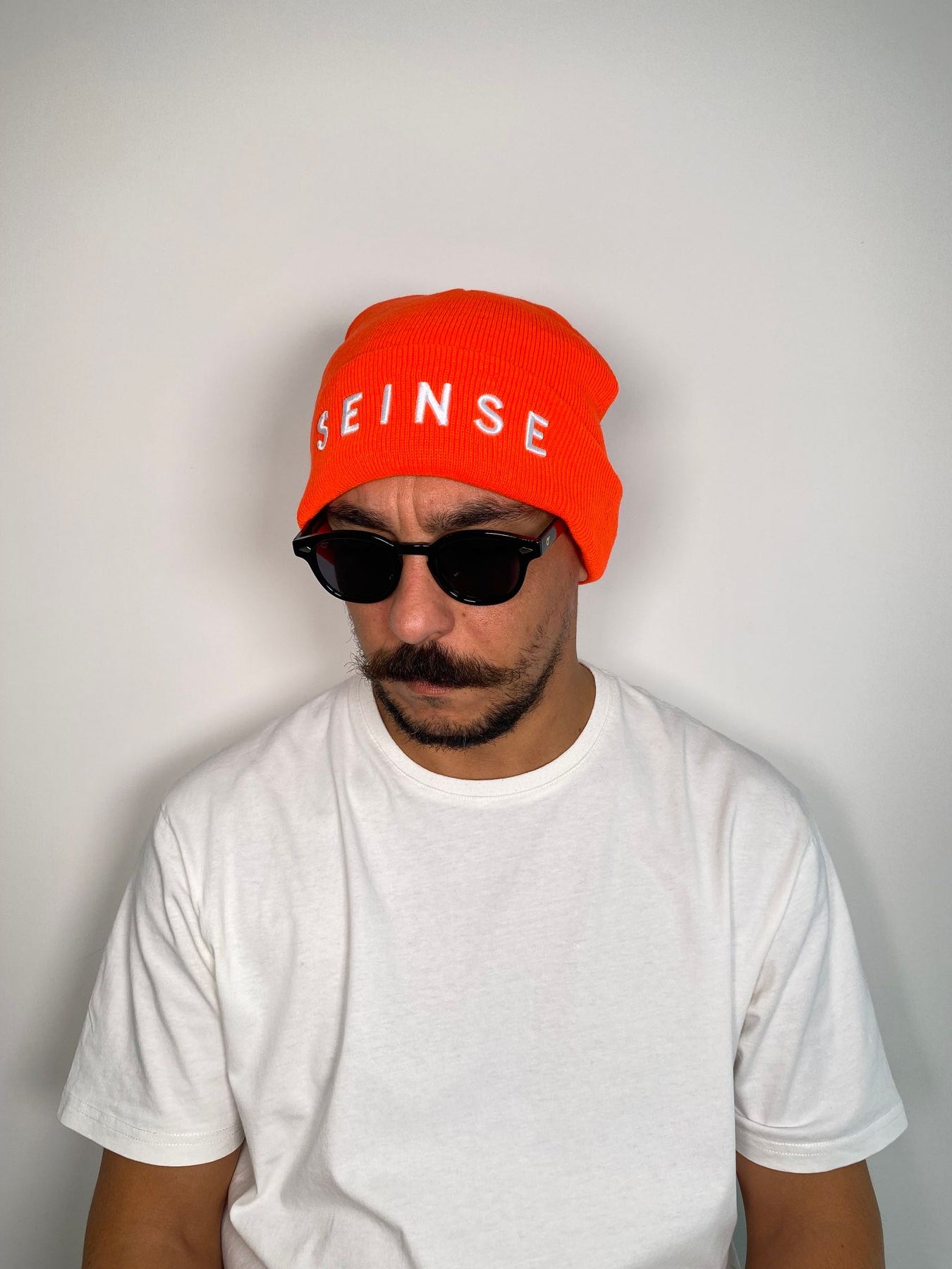 CAPPELLO CON LOGO RICAMATO