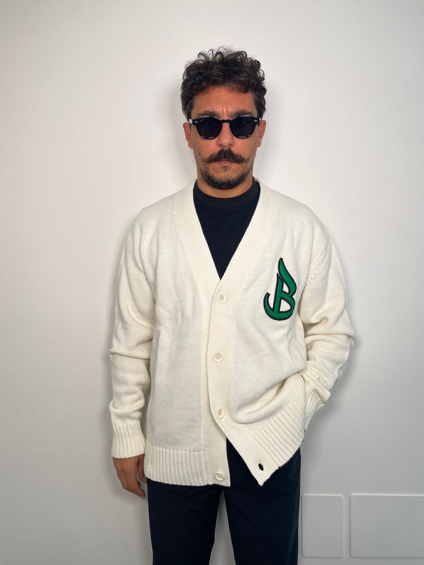 CARDIGAN IN MISTO LANA CON PATCH APPLICATO LATO CUORE - OVERSIZE FIT