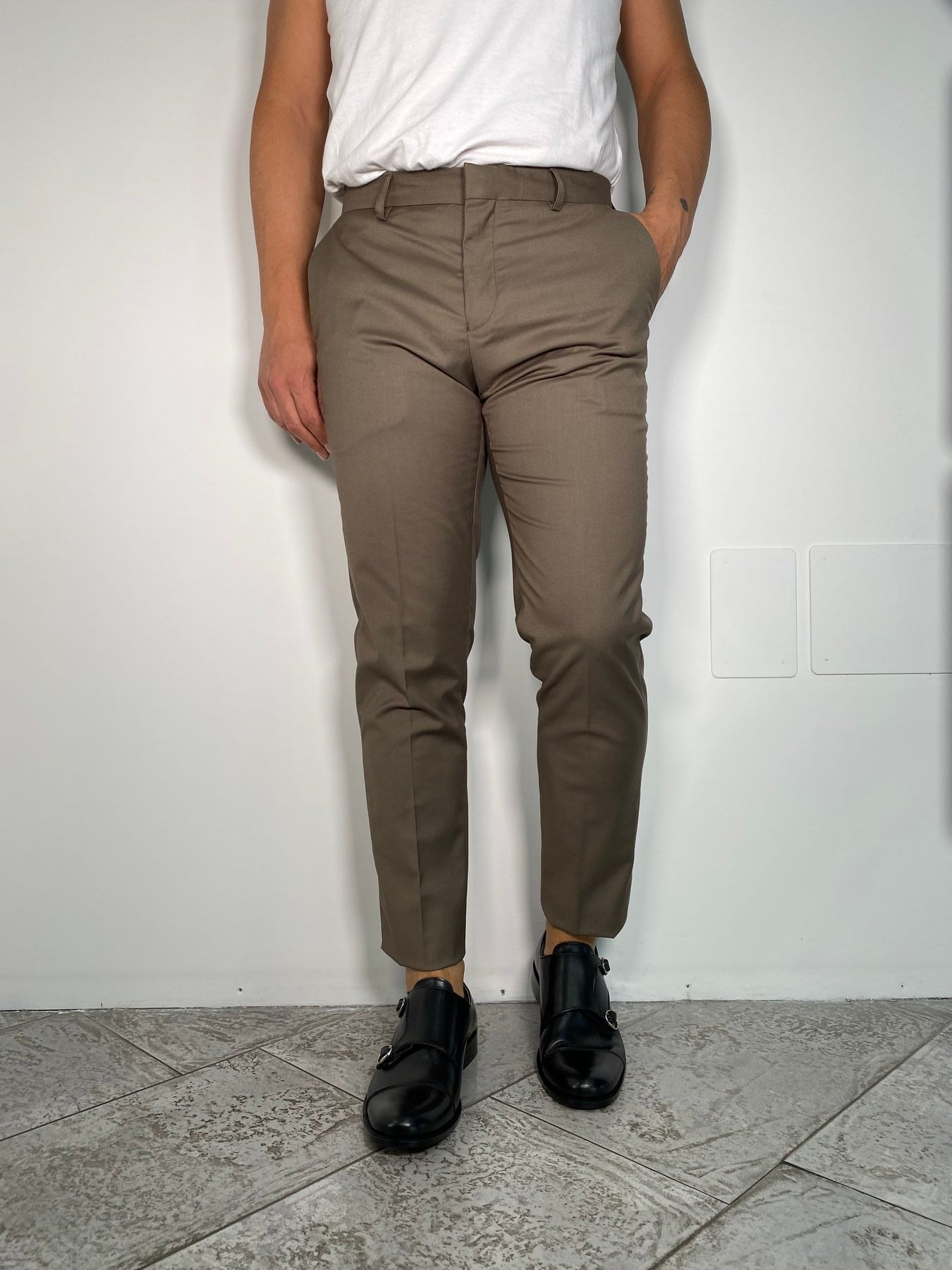 PANTALONE DA COMPLETO IN TESSUTO ELASTICIZZATO CON ABBOTTONATURA NASCOSTA - REGULAR FIT
