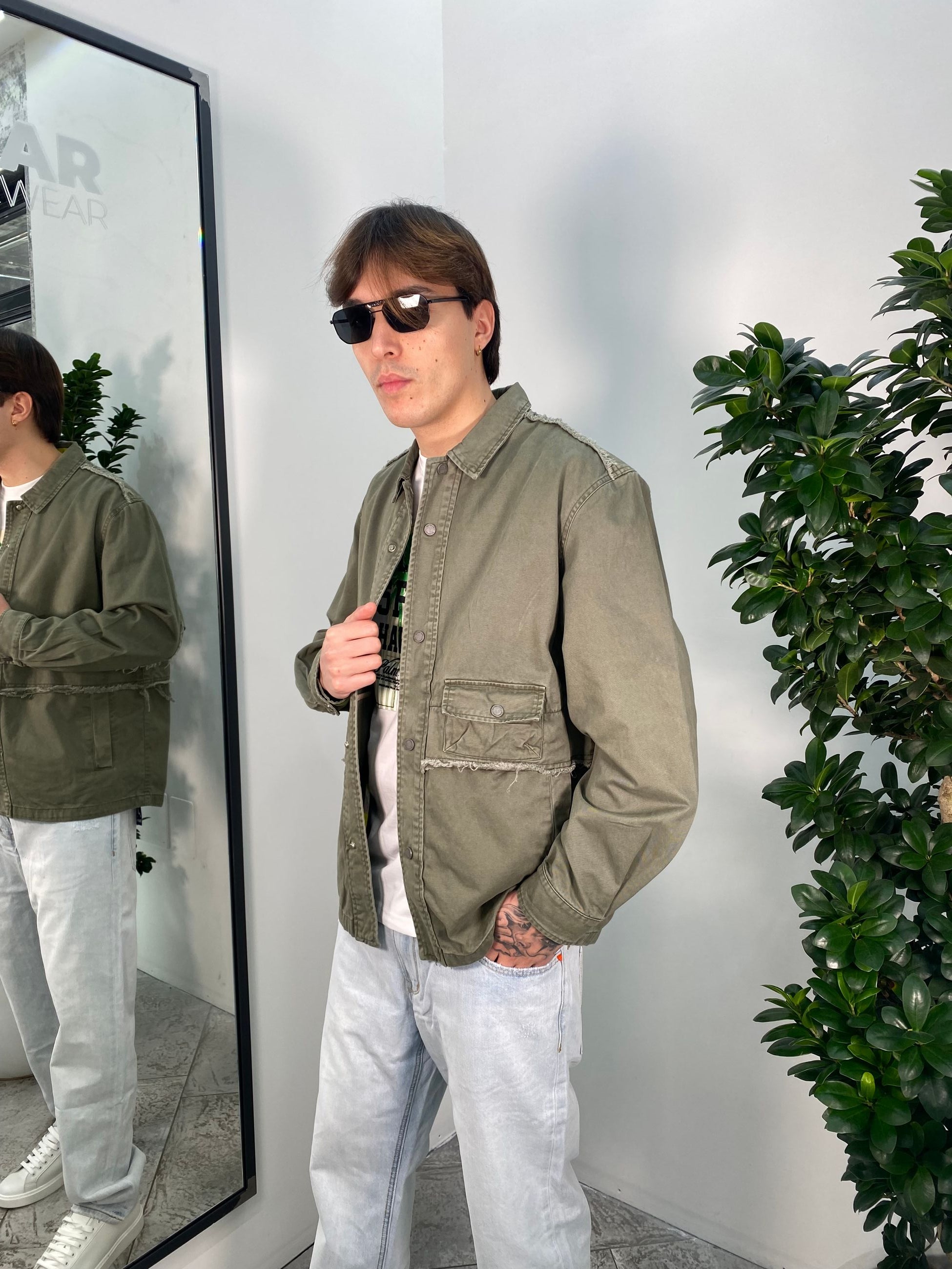 OVERSHIRT MILITARE CON BOTTONI AUTOMATICI E ABRASIONI - OVERSIZE FIT GL338R.VMIL