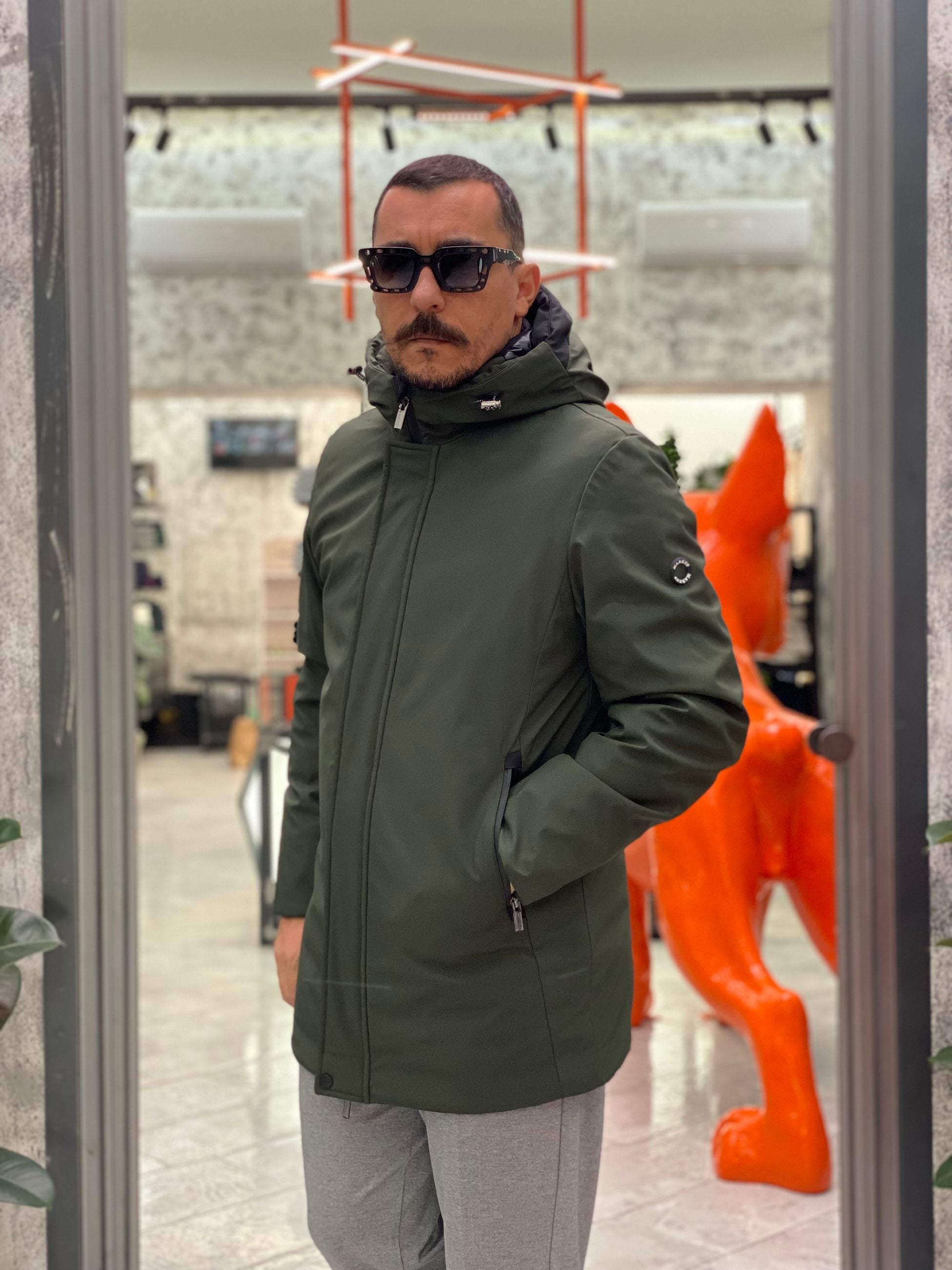 PARKA LUNGO CON CAPPUCCIO IN TESSUTO TECNICO WATERPROOF & WINDPROOF - REGULAR FIT MK24007-F25.VMIL