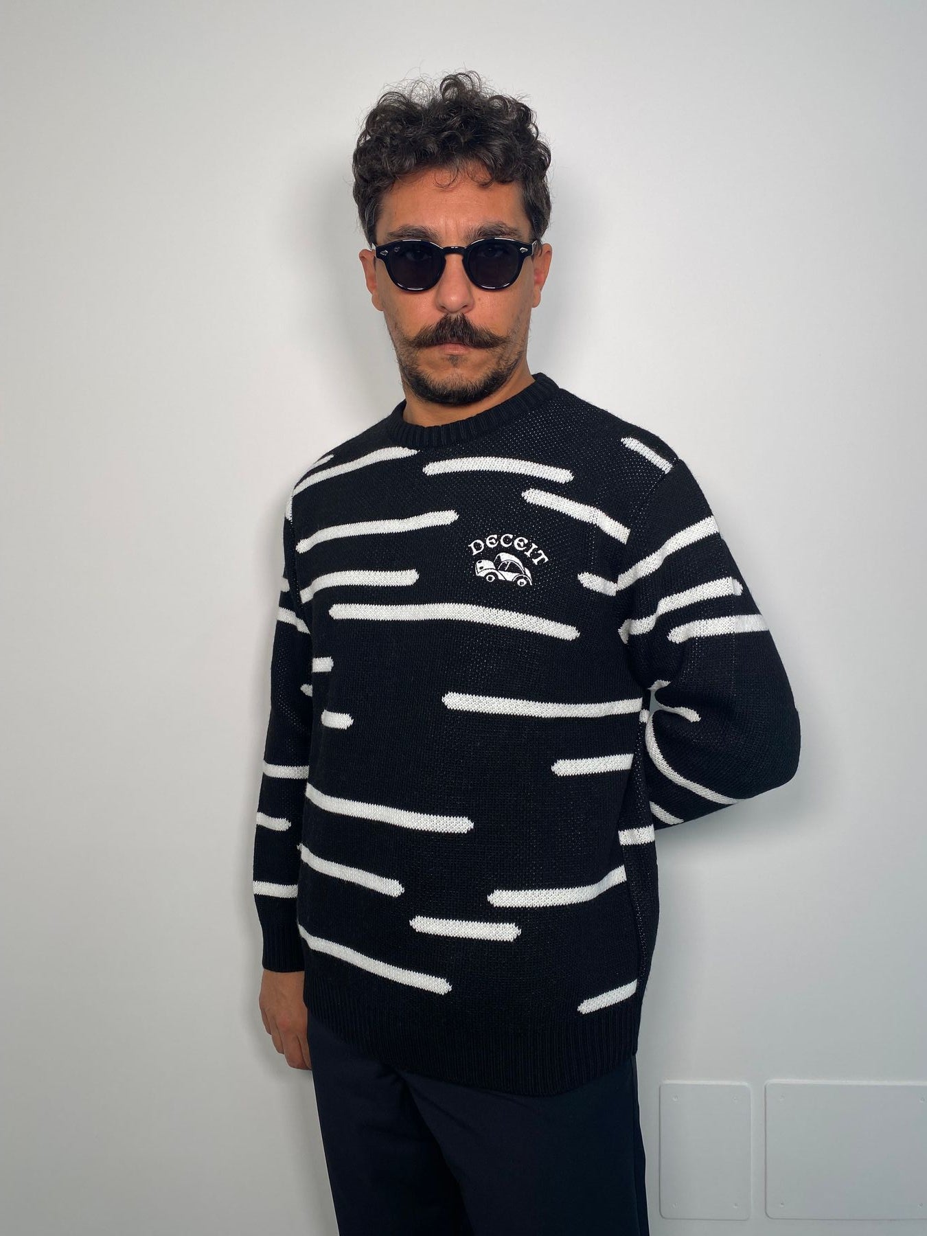MAGLIA GIROCOLLO CON RICAMO MACCHINA LATO CUORE - REGULAR FIT