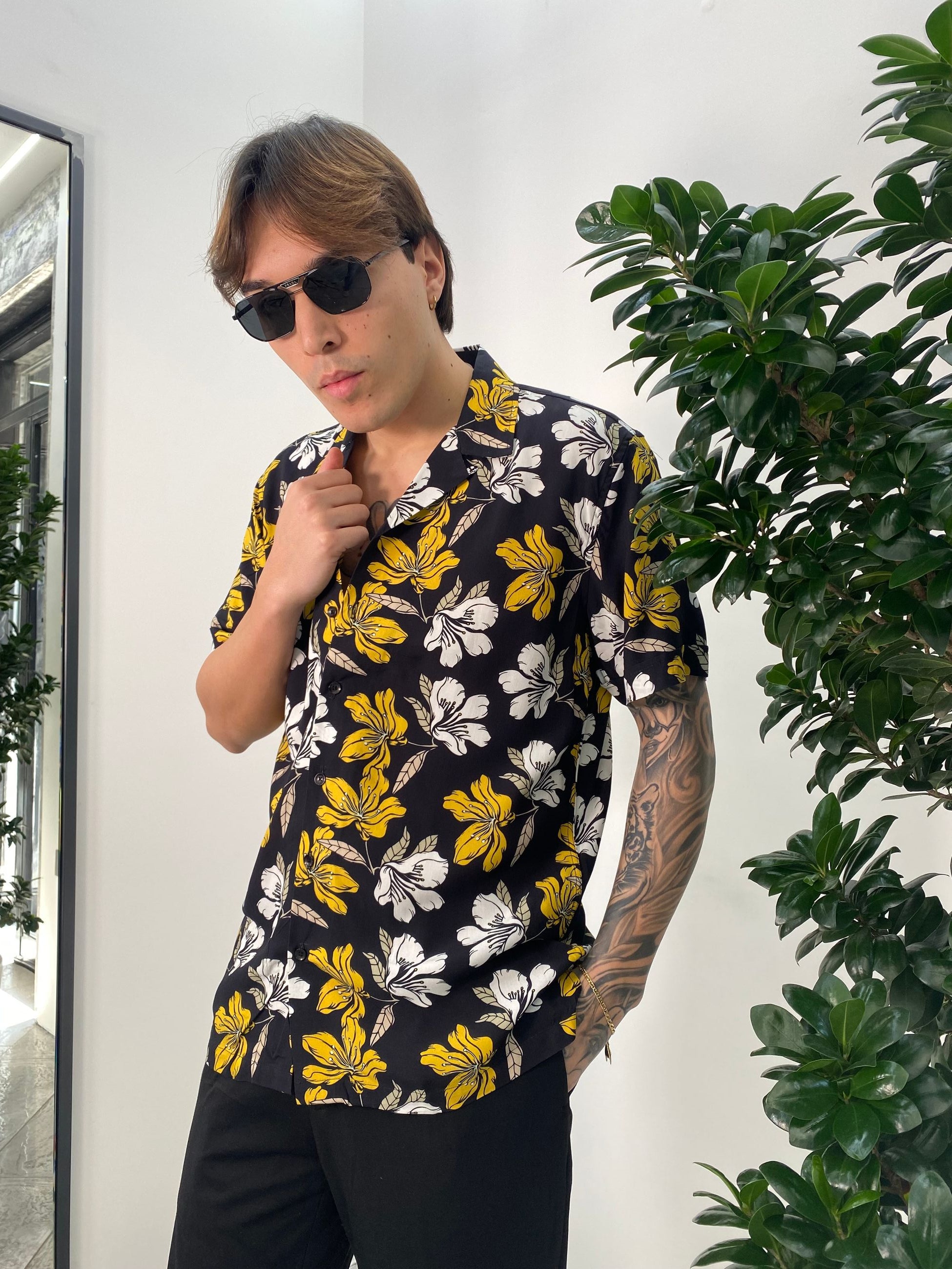 CAMICIA HAWAIANA MANICA CORTA IN MORBIDA E LEGGERA VISCOSA FANTASIA FIORI - RELAXED FIT GL7802S