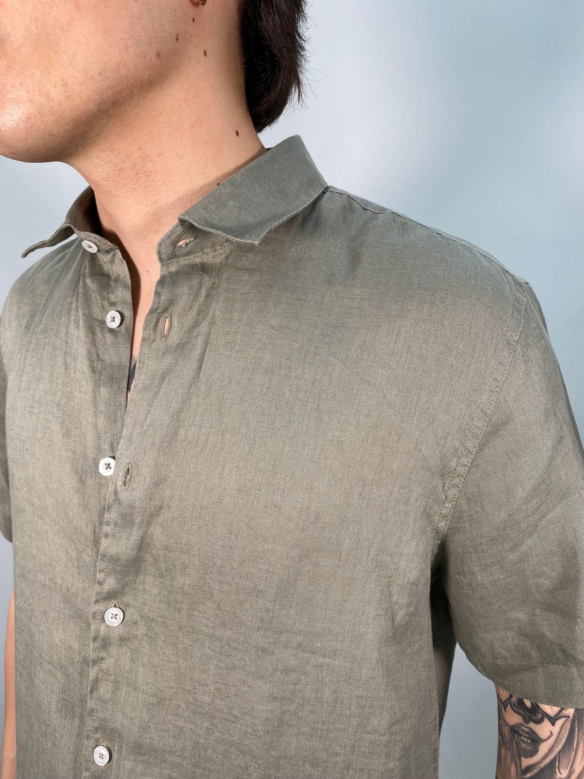 CAMICIA MEZZA MANICA IN 100% LINO FIAMMATO - REGULAR FIT CE988SS.MUS