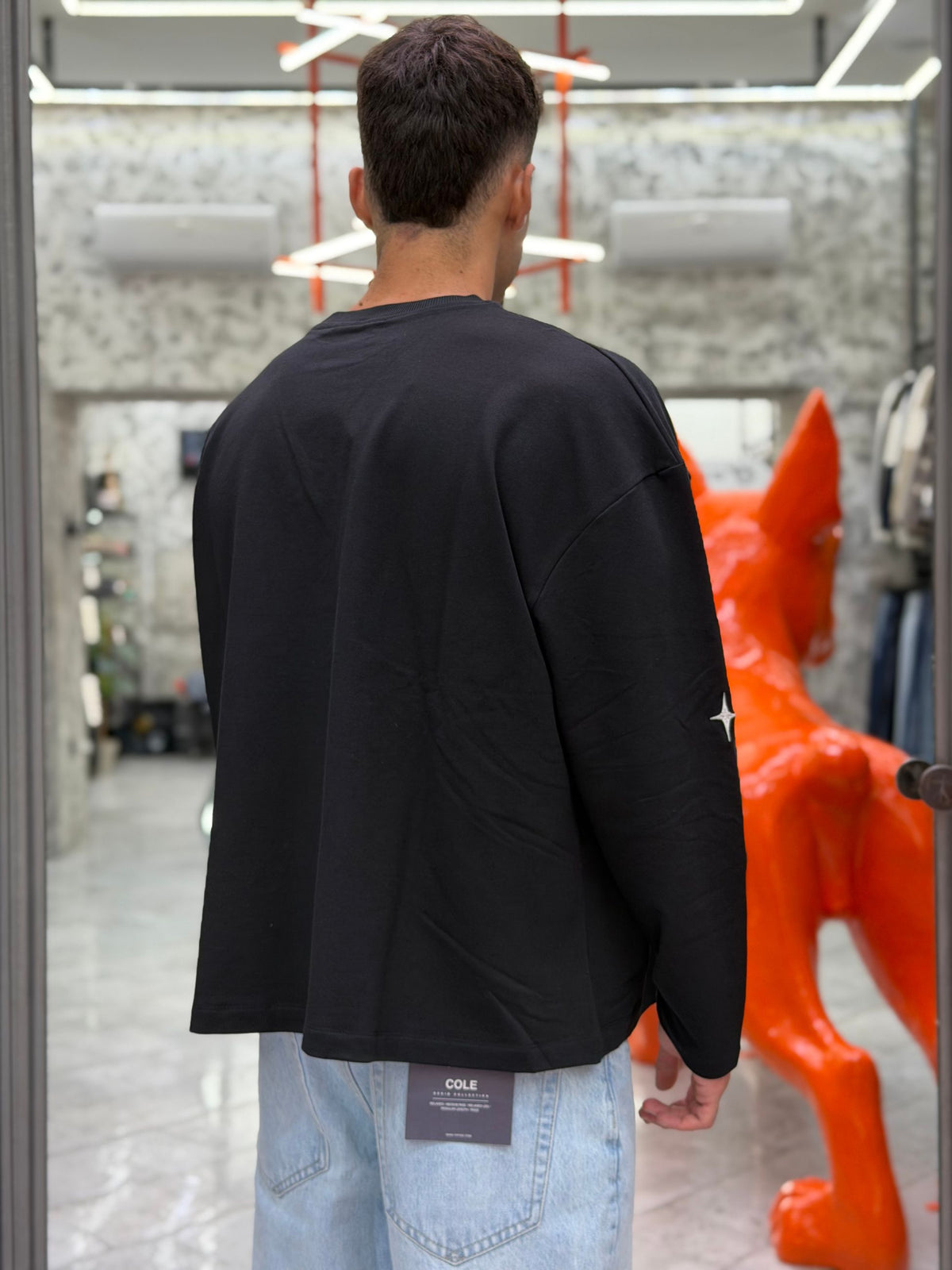 MAGLIA LONG SLEEVE IN FELPA LEGGERA CON RICAMI SULLE BRACCIA - BIG OVERCROP FIT FL004.NER