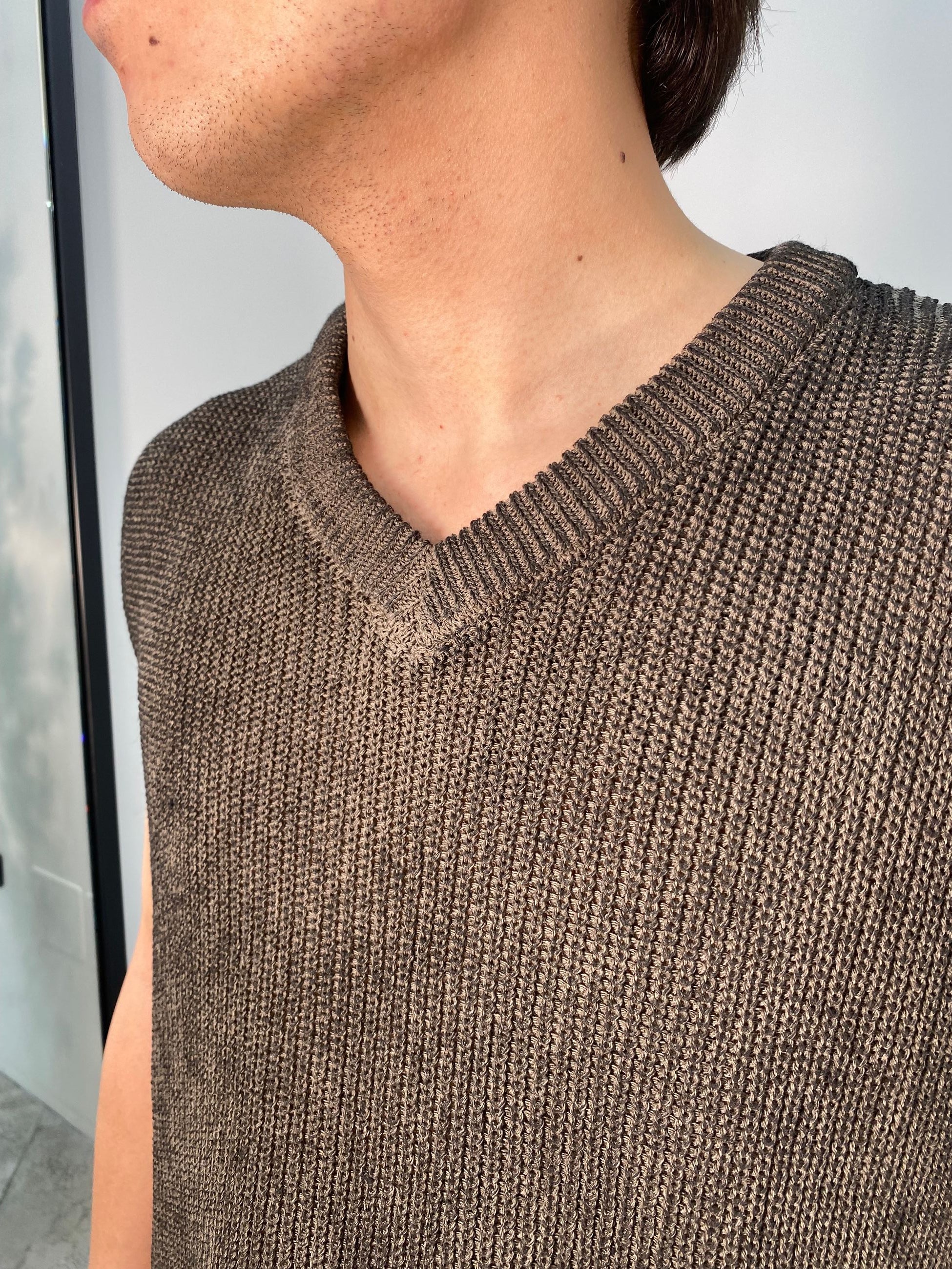 SMANICATO IN MAGLIA CON SCOLLO A PUNTA DI DIAMANTE - REGULAR FIT AC1287.MOR