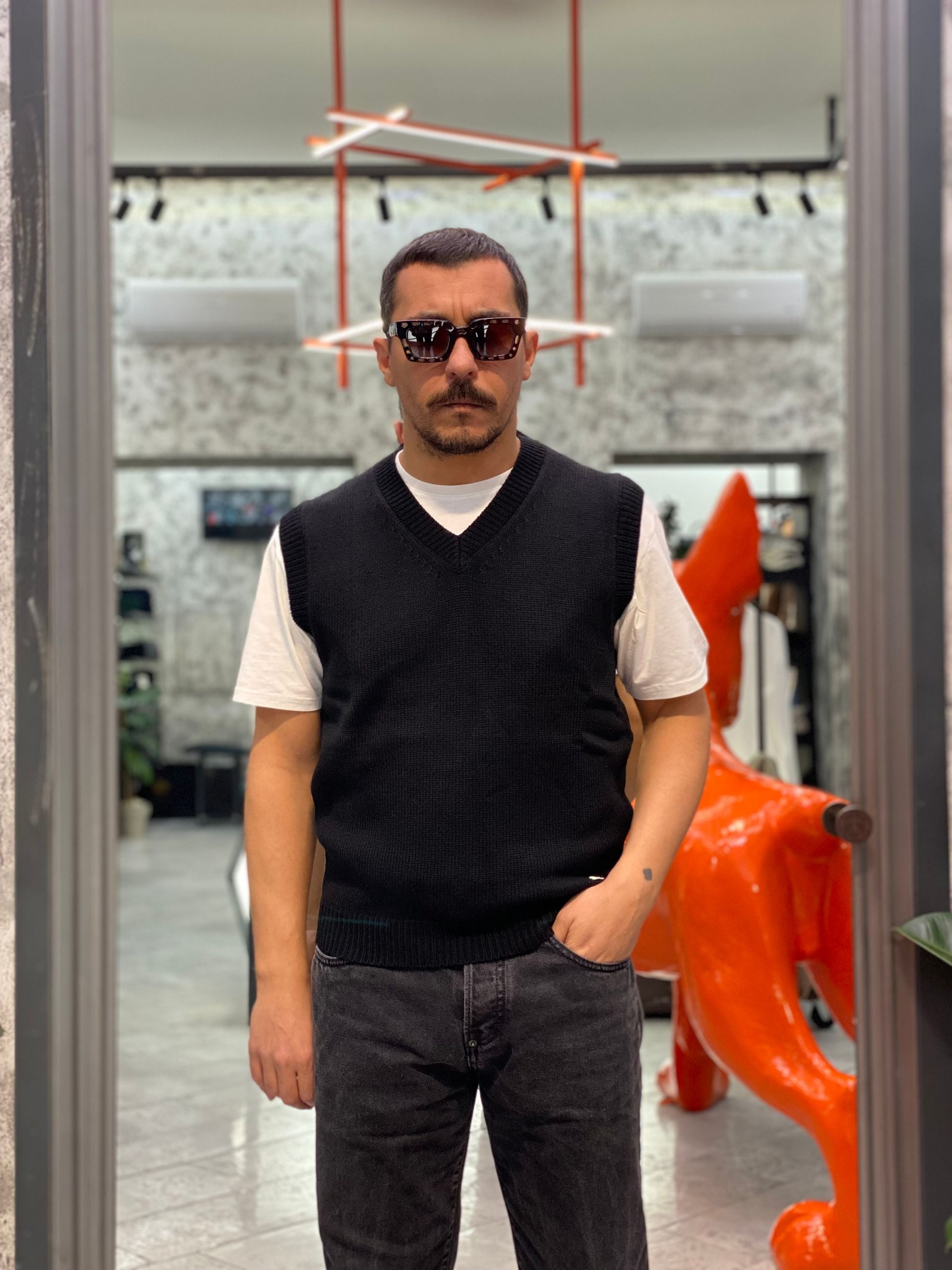 MAGLIA GILET IN MISTO LANA CON SCOLLO A PUNTA DI DIAMANTE - REGULAR FIT GL35261.NER