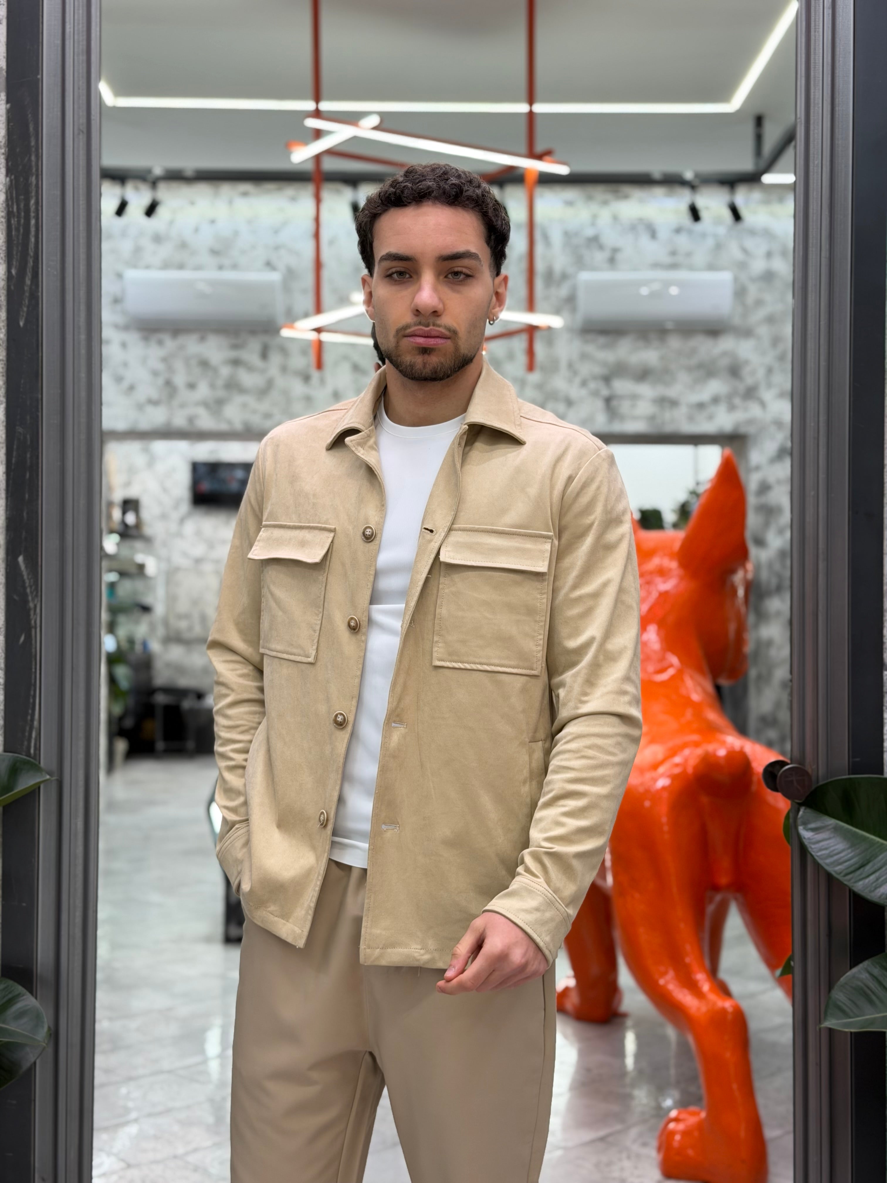 GIUBBINO IN ECORENNA MODELLO OVERSHIRT CON TASCHE APPLICATE - REGULAR FIT GL9827.BEI