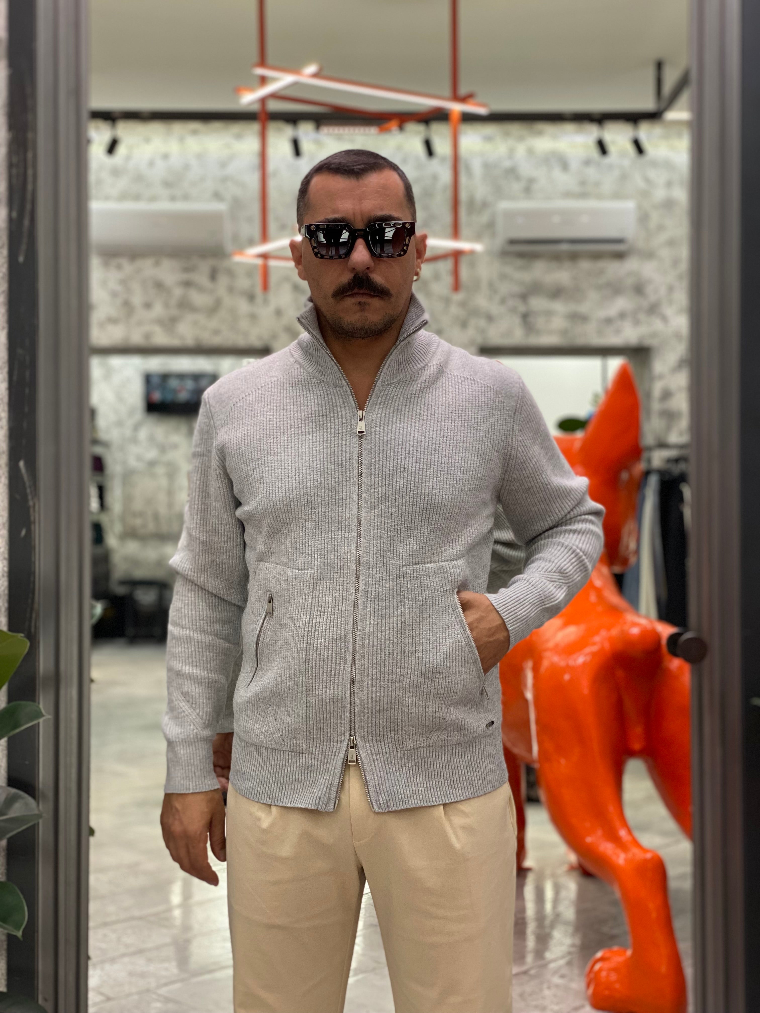 MAGLIA APERTA CON ZIP E TASCHE ZIPPATE - REGULAR FIT GL35051-F25.GRI