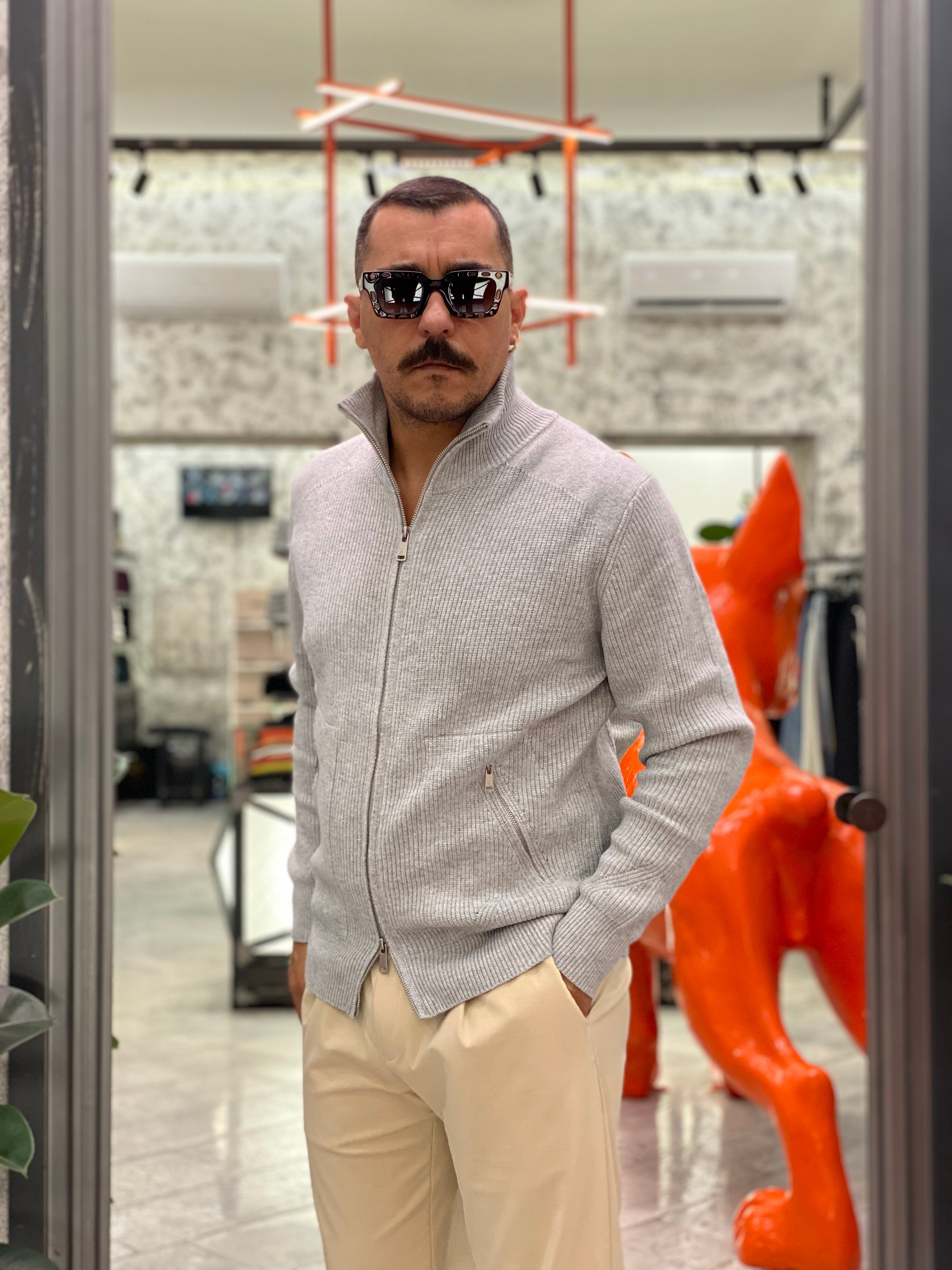 MAGLIA APERTA CON ZIP E TASCHE ZIPPATE - REGULAR FIT GL35051-F25.GRI