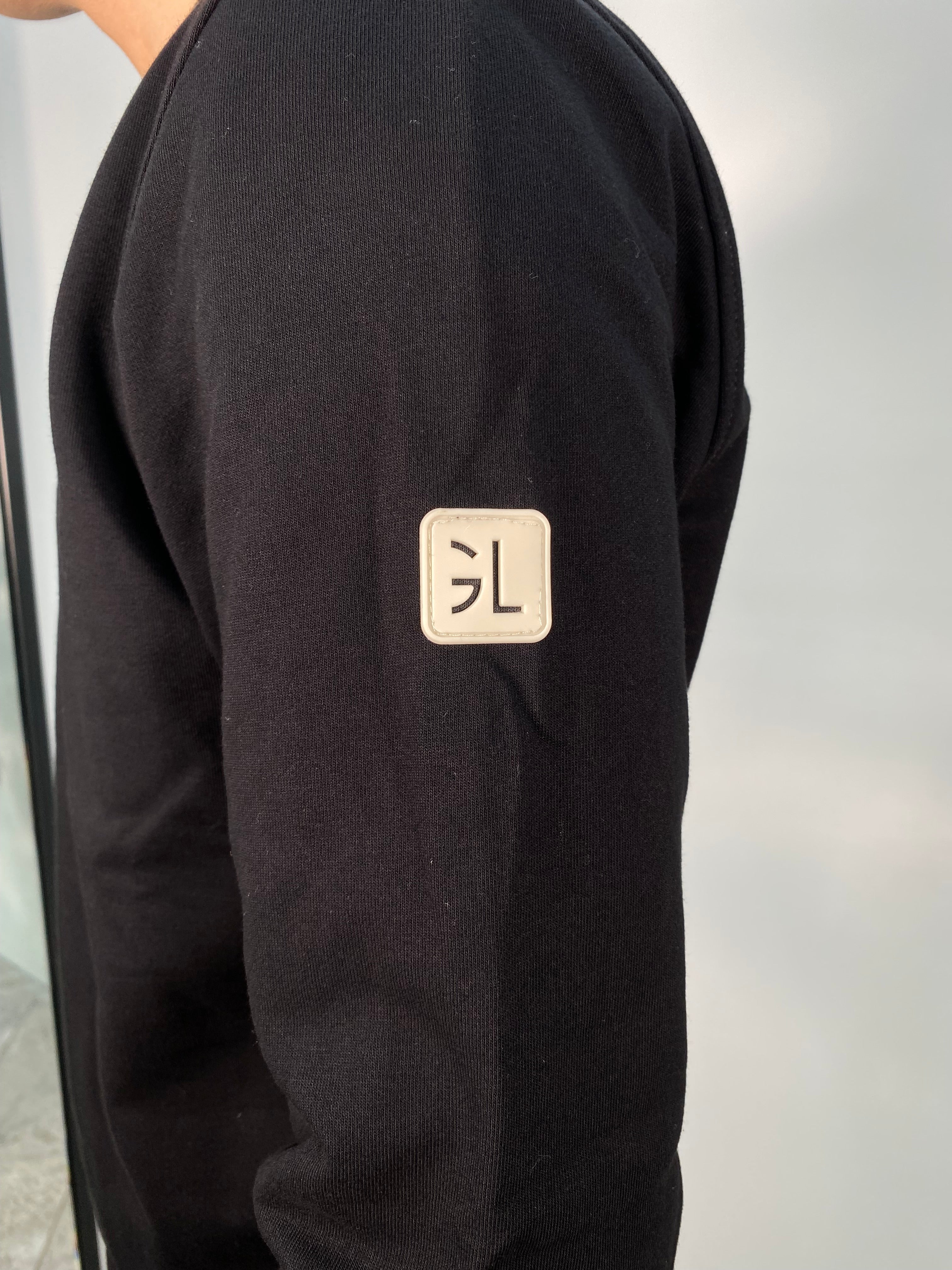 FELPA GIROCOLLO BASIC IN COTONE GARZATO CON INIZIALI DEL LOGO RICAMATE SUL FONDO