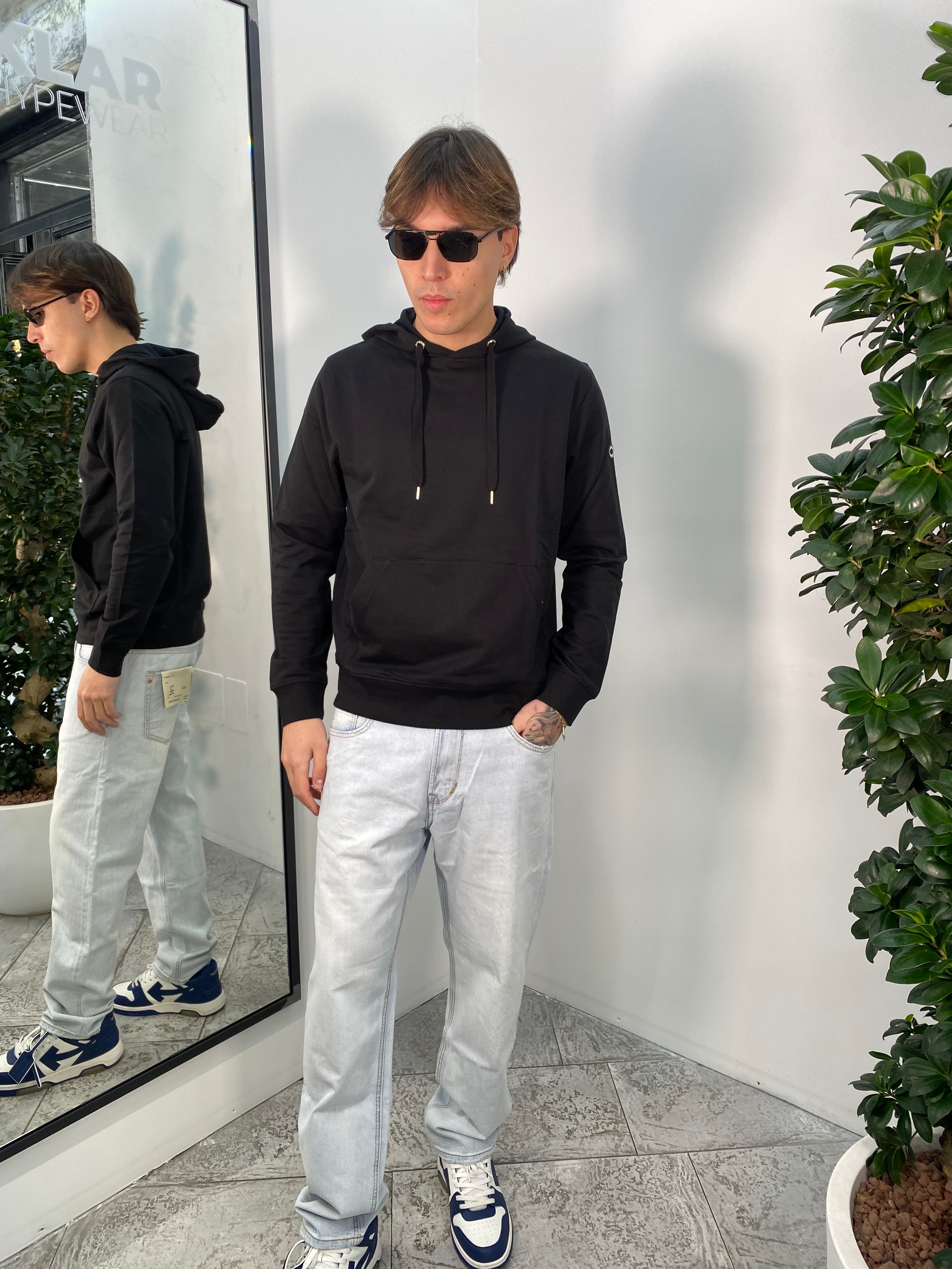 FELPA BASIC CON CAPPUCCIO E LOGO APPLICATO SUL BRACCIO - REGULAR FIT