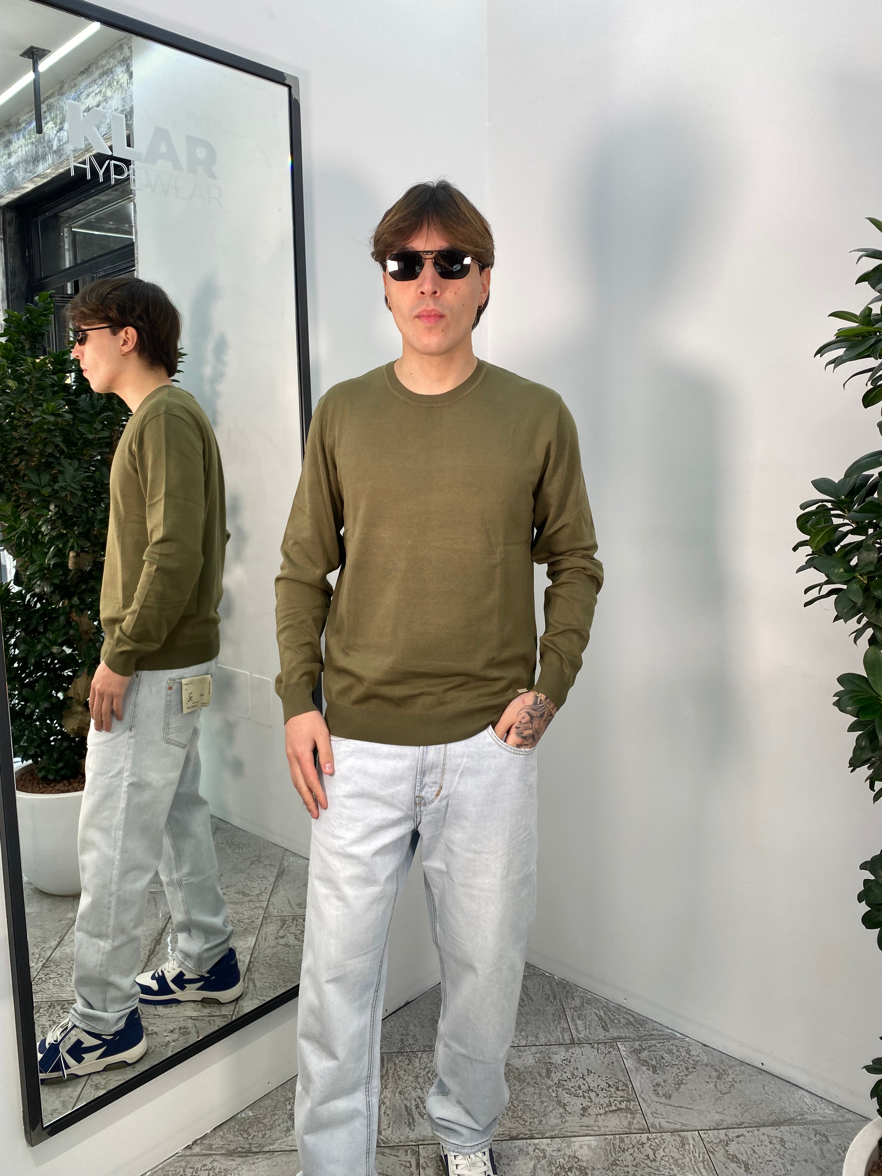 MAGLIA GIROCOLLO IN FILO BASIC CON POLSINI E VITA ELASTICIZZATA - REGULAR FIT