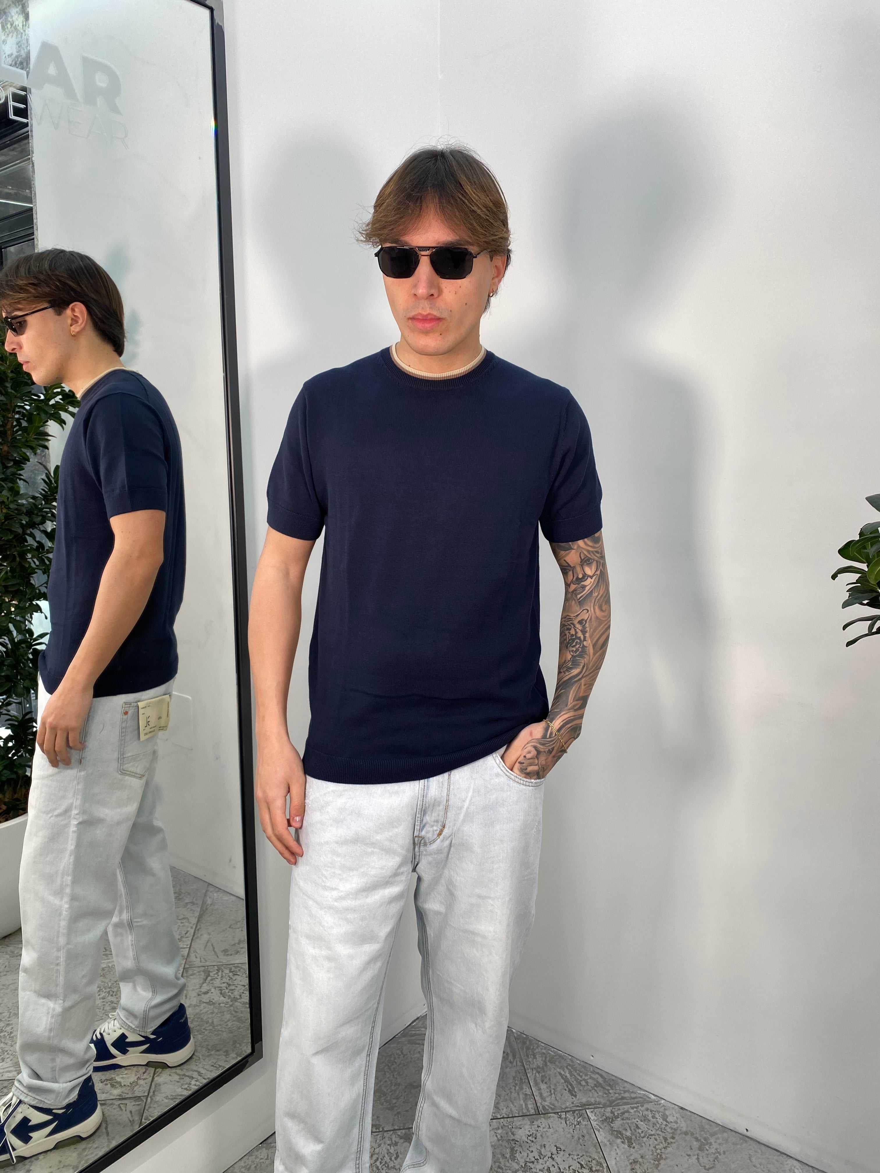 T-SHIRT BASIC IN FILO CON PROFILO AL COLLO IN CONTRASTO - POLSINI E VITA ELASTICIZZATI - SLIM FIT