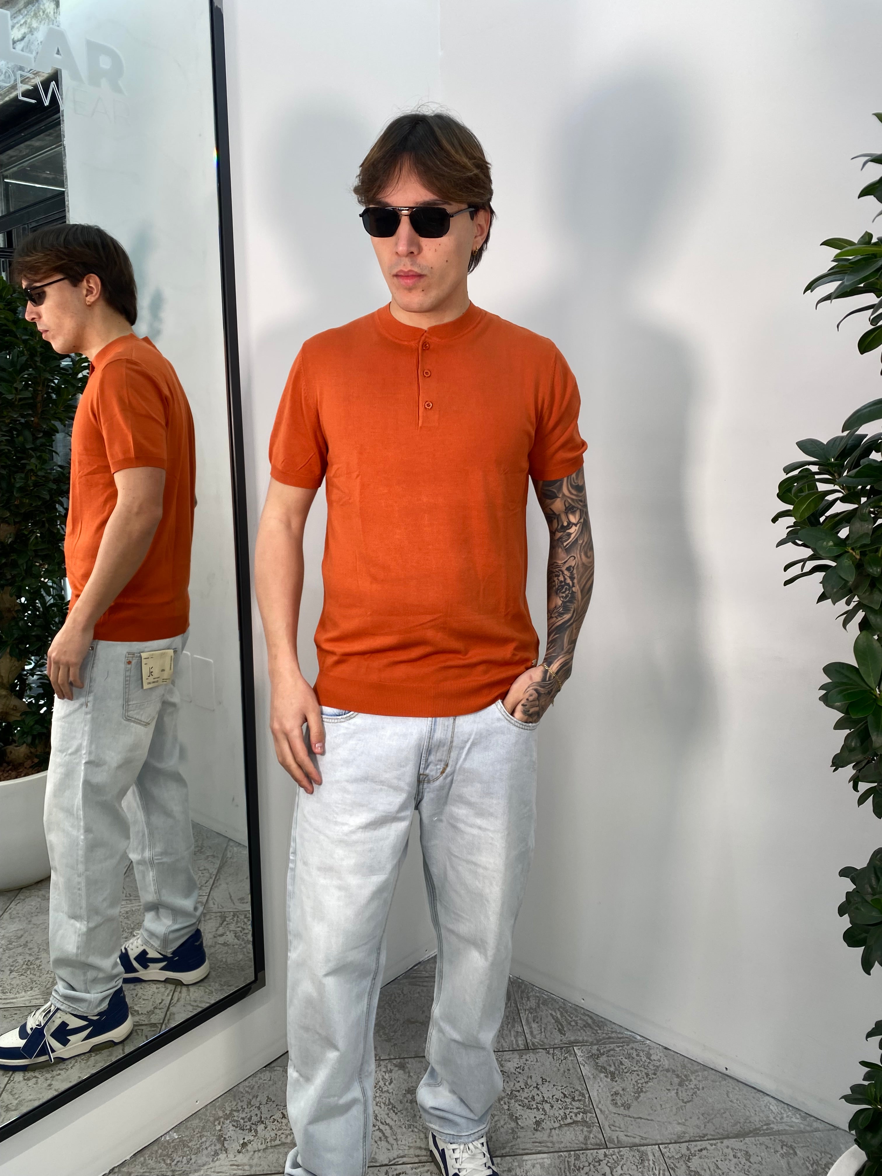 T-SHIRT IN FILO BASIC CON BOTTONI MODELLO SERAFINO - MANICHE E VITA ELASTICIZZATE - REGULAR FIT
