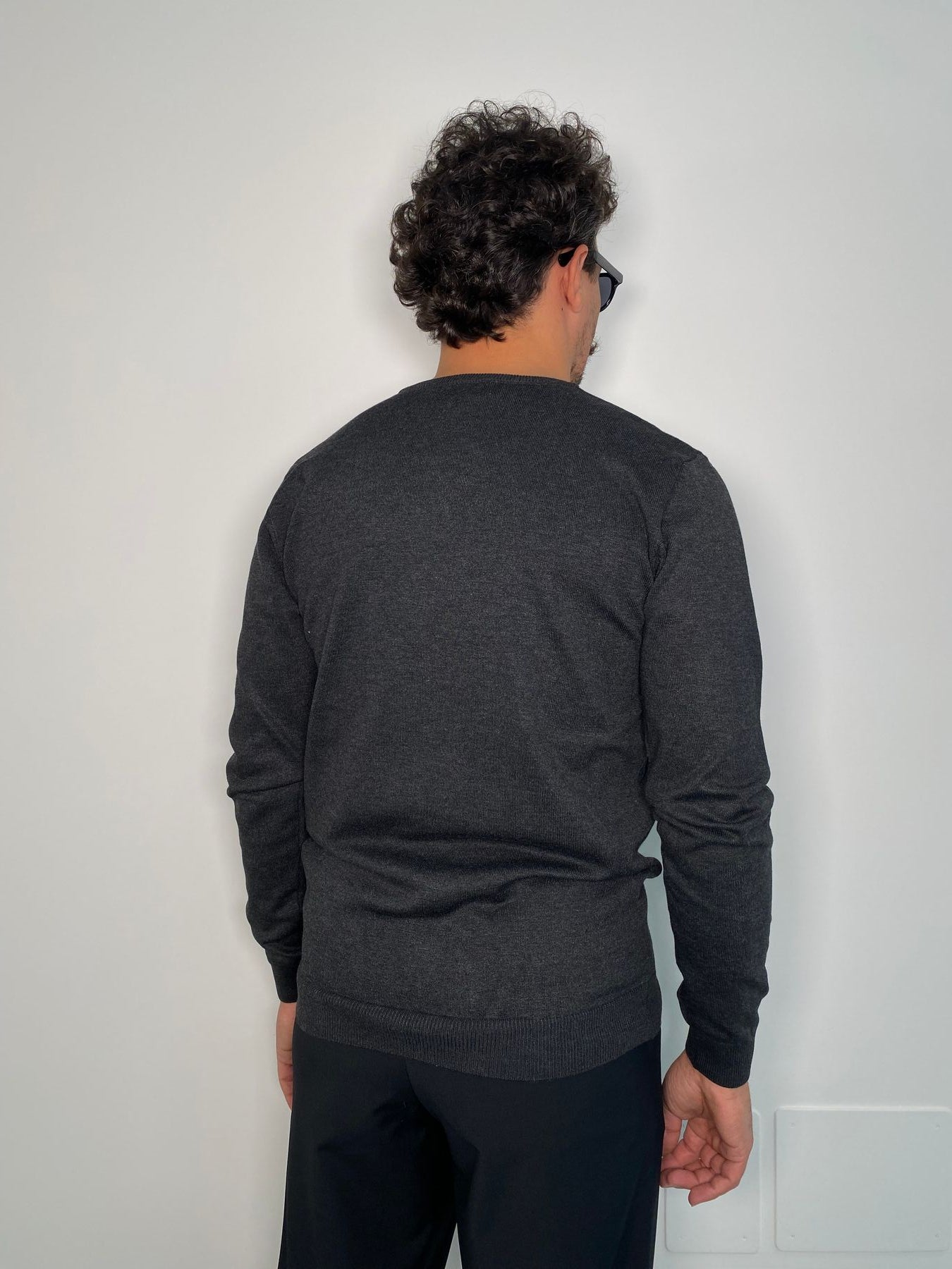 MAGLIA SCOLLO V BASIC IN MISTO VISCOSA - REGULAR FIT