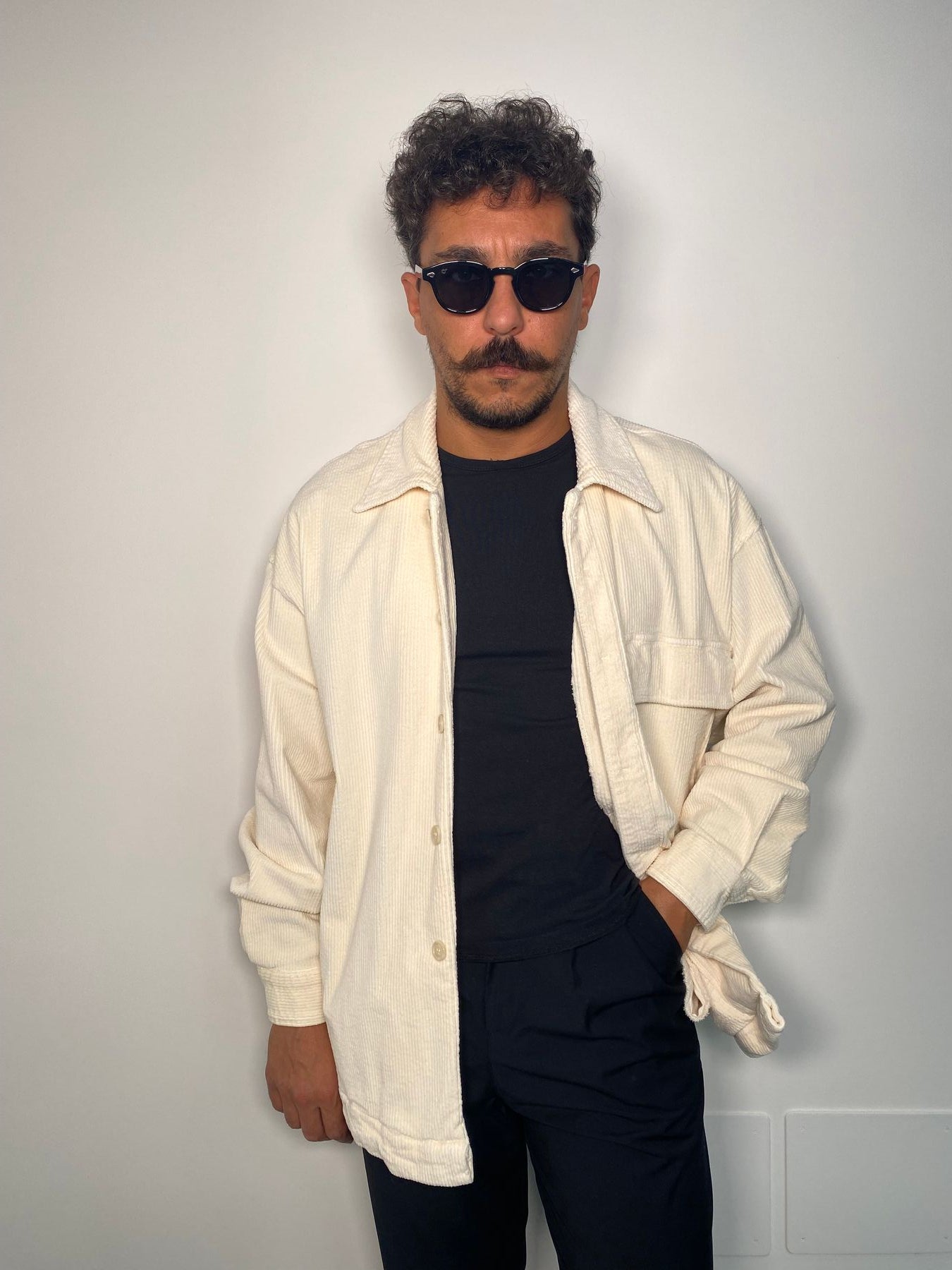 OVERSHIRT DA COMPLETO IN VELLUTO CON TASCONE LATO CUORE E ABBOTTONATURA NASCOSTA - OVERSIZE FIT