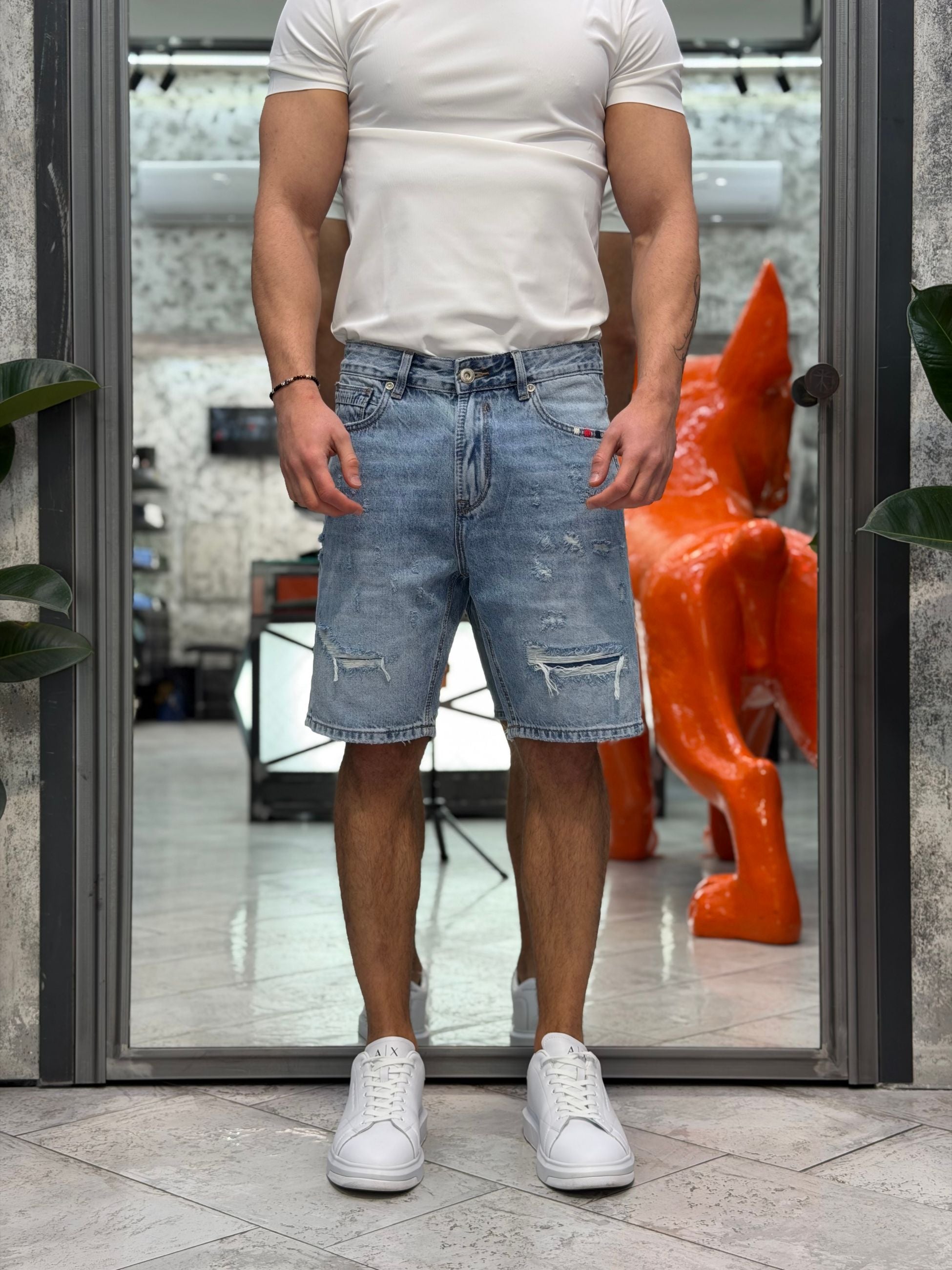 BERMUDA JACK LIGHT WASH CON ABRASIONI E RICAMI SULLA TASCA - REGULAR FIT GL6512Q