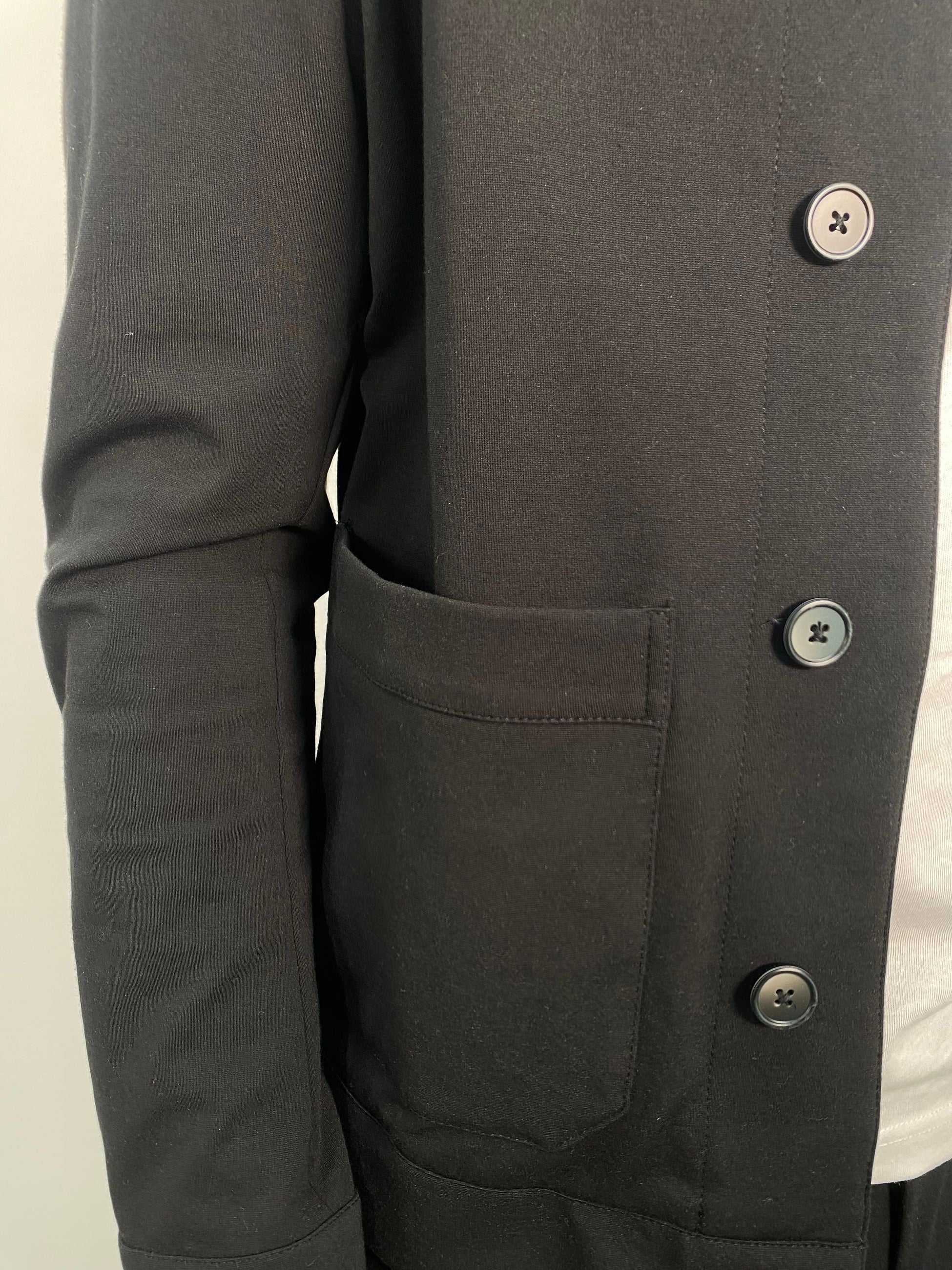 OVERSHIRT DA COMPLETO CON TASCHE A TOPPA IN TESSUTO PUNTO MILANO LEGGERO ED ELASTICIZZATO - REGULAR FIT GBE1042SS.NER