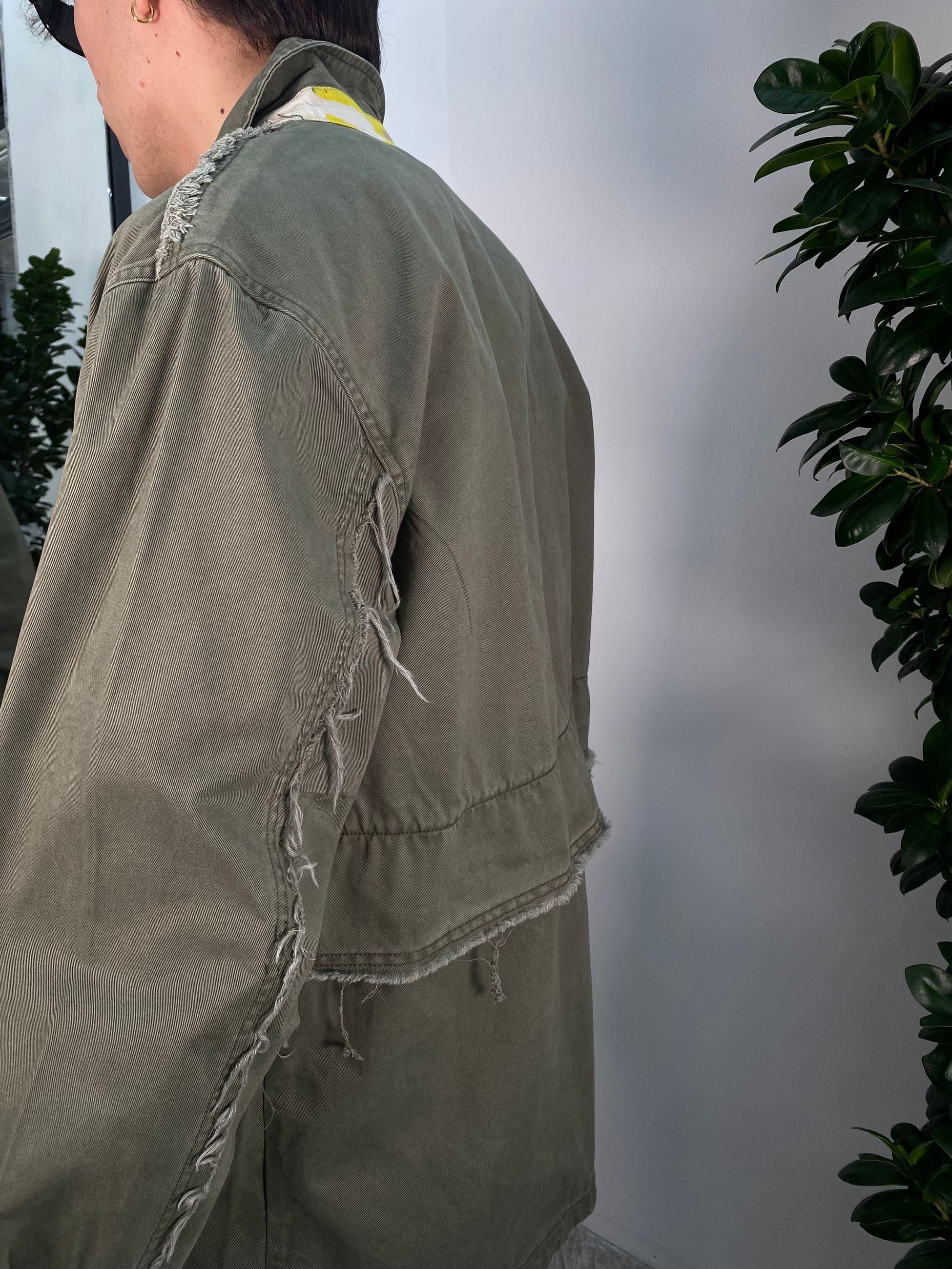 OVERSHIRT MILITARE CON BOTTONI AUTOMATICI E ABRASIONI - OVERSIZE FIT GL338R.VMIL