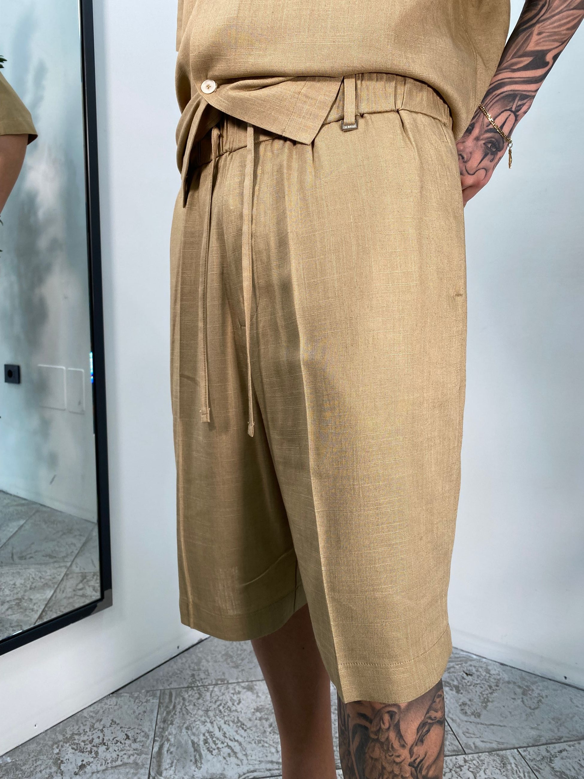 BERMUDA CON ELASTICO IN MISTO LINO EFFETTO FIAMMATO - RELAXED FIT BE3247.BEI