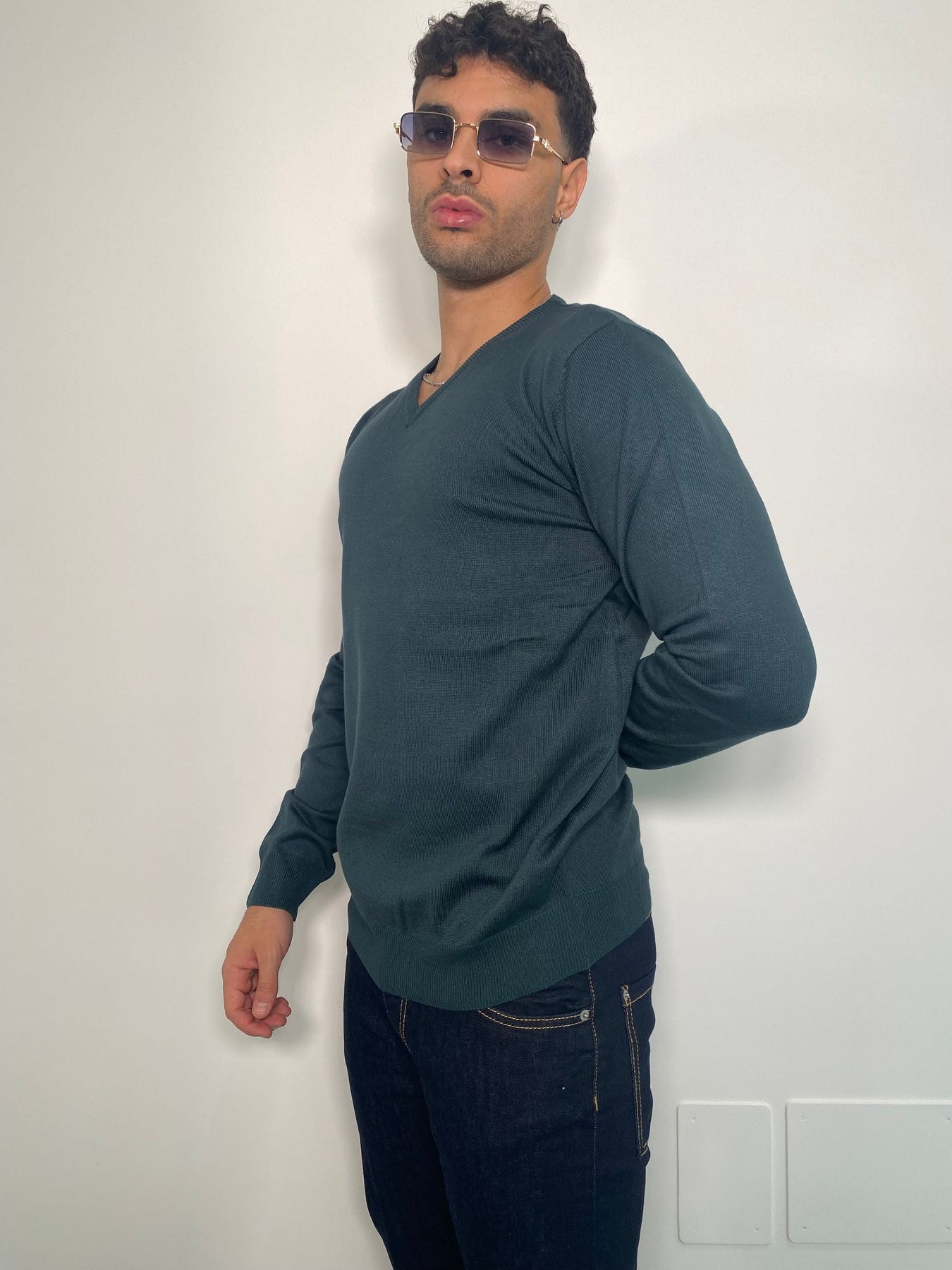 MAGLIA SCOLLO V BASIC IN MISTO VISCOSA - REGULAR FIT