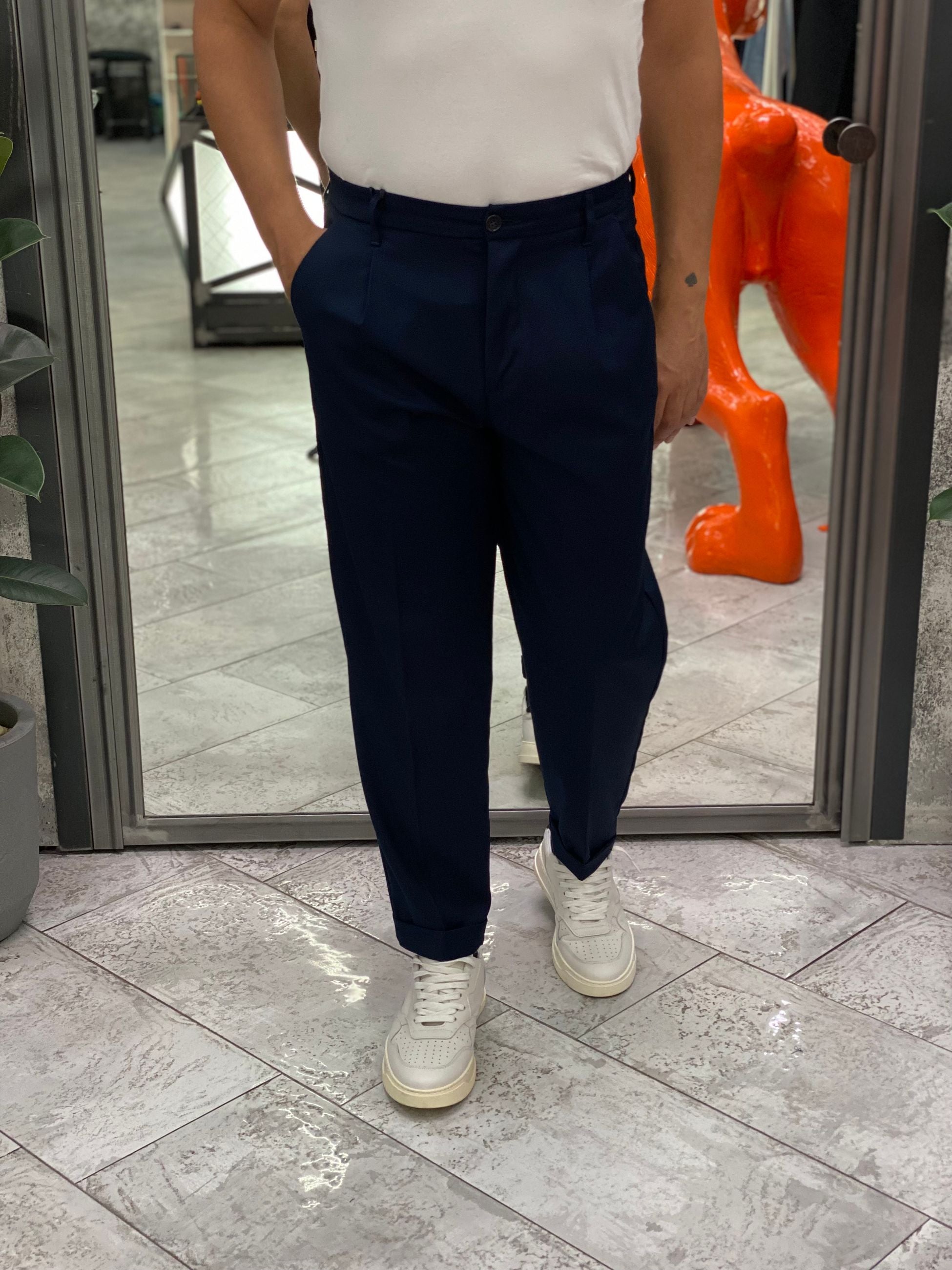 PANTALONE DA COMPLETO IN TESSUTO ELEGANTE CON PINCE E RISVOLTO - REGULAR FIT GN21792.BLU