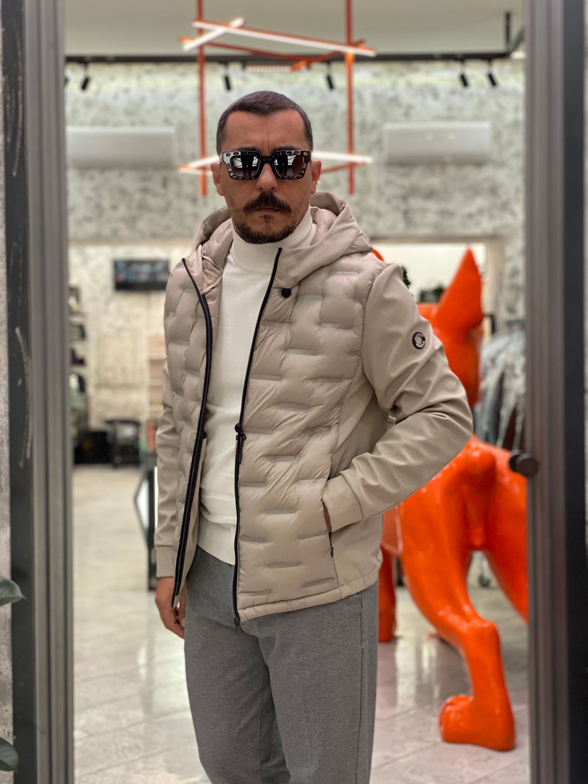 GIUBBINO NYLON CON CAPPUCCIO TRAPUNTATO IN TESSUTO SOFTSHELL STRETCH - REGULAR FIT MK9940015.BEI